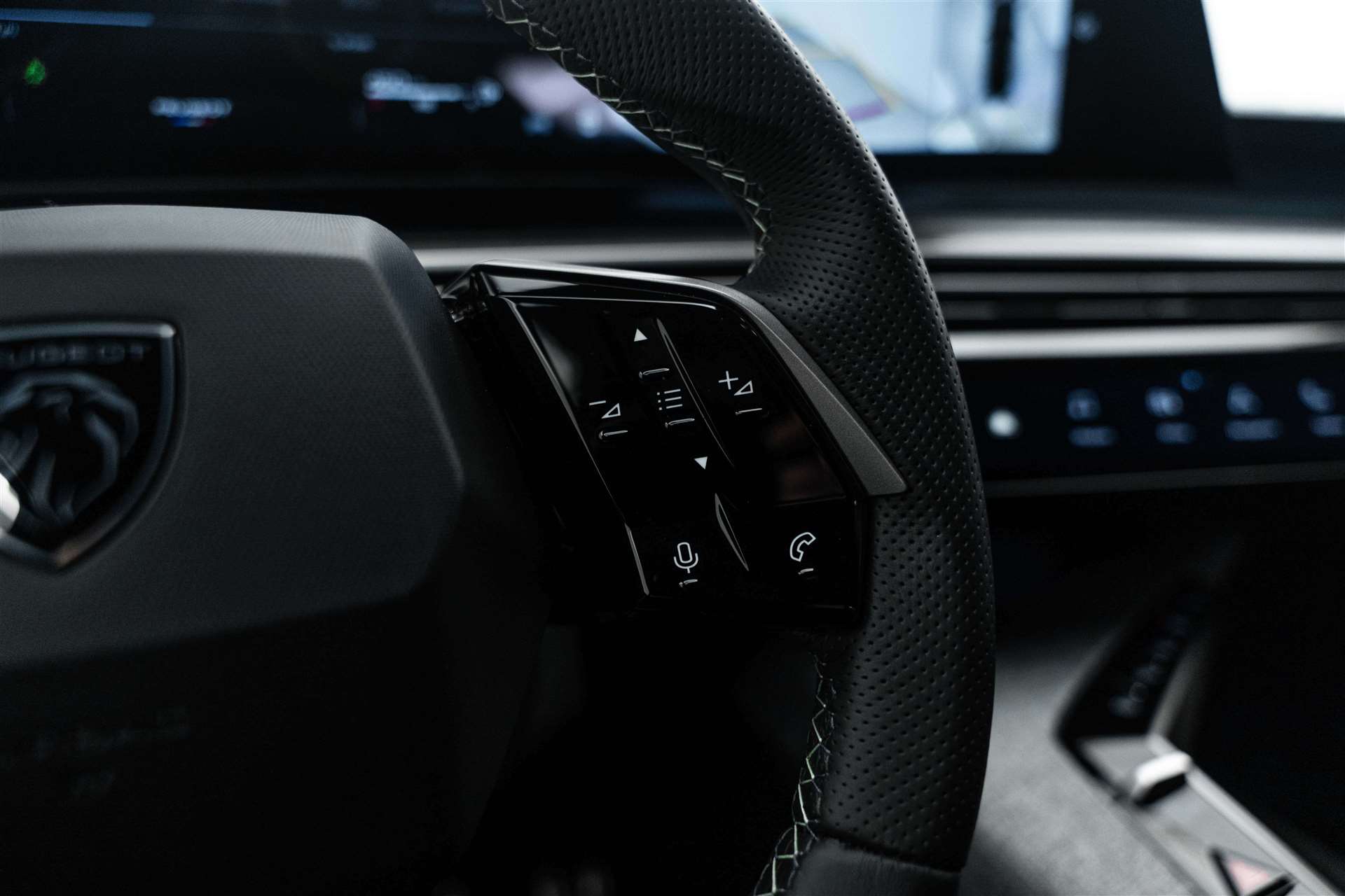 PEUGEOT 3008 145 GT Hybrid e-DCS-Automat-image-18