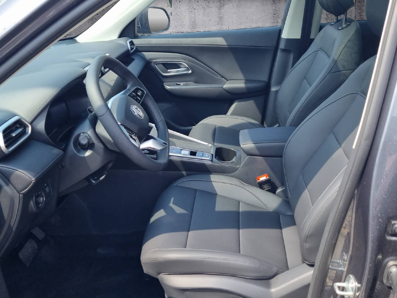 MG ZS 1.5 Hybrid+ Luxury-image-4