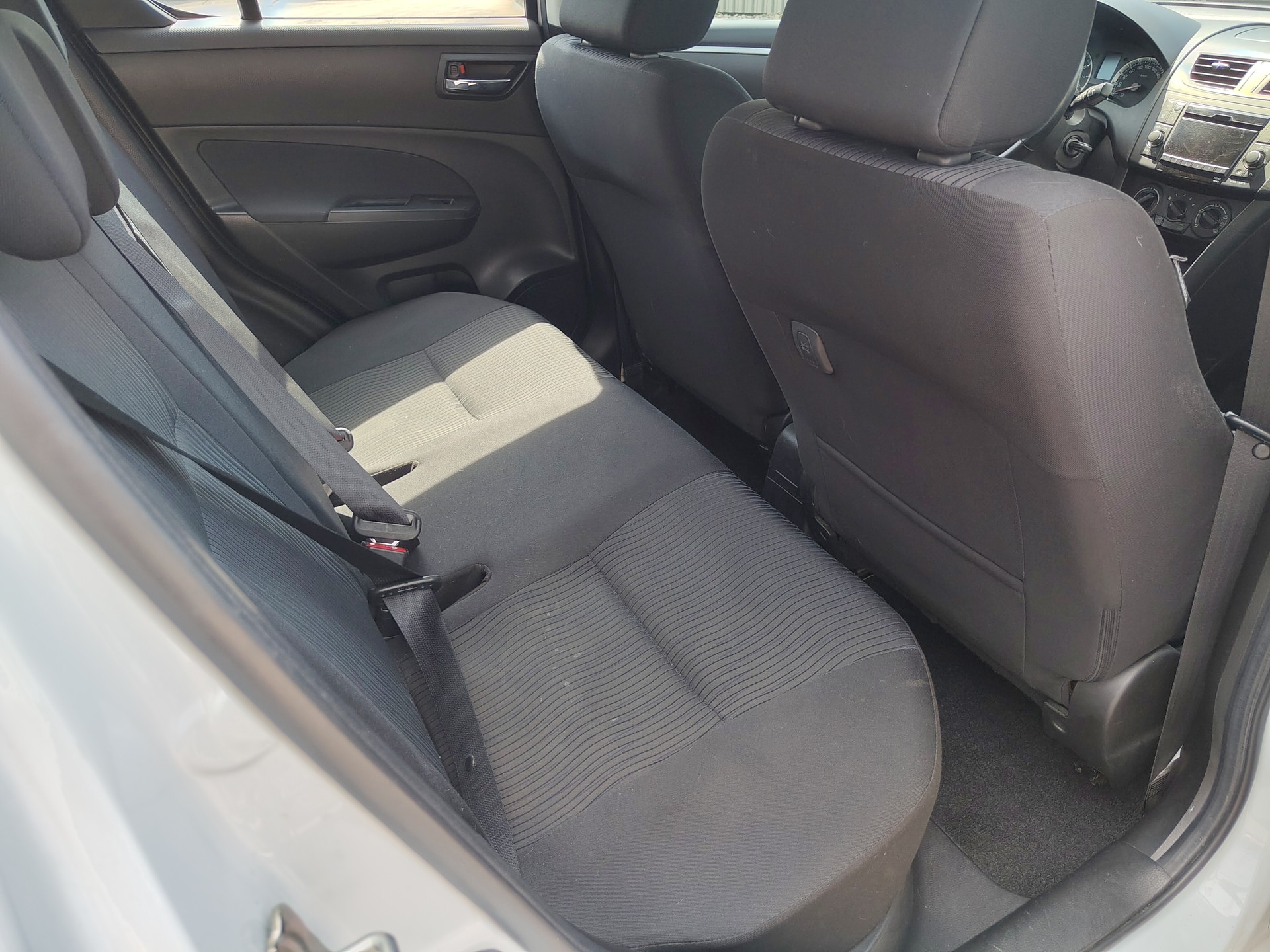 SUZUKI Swift 1.2i 16V GL 4x4-image-6