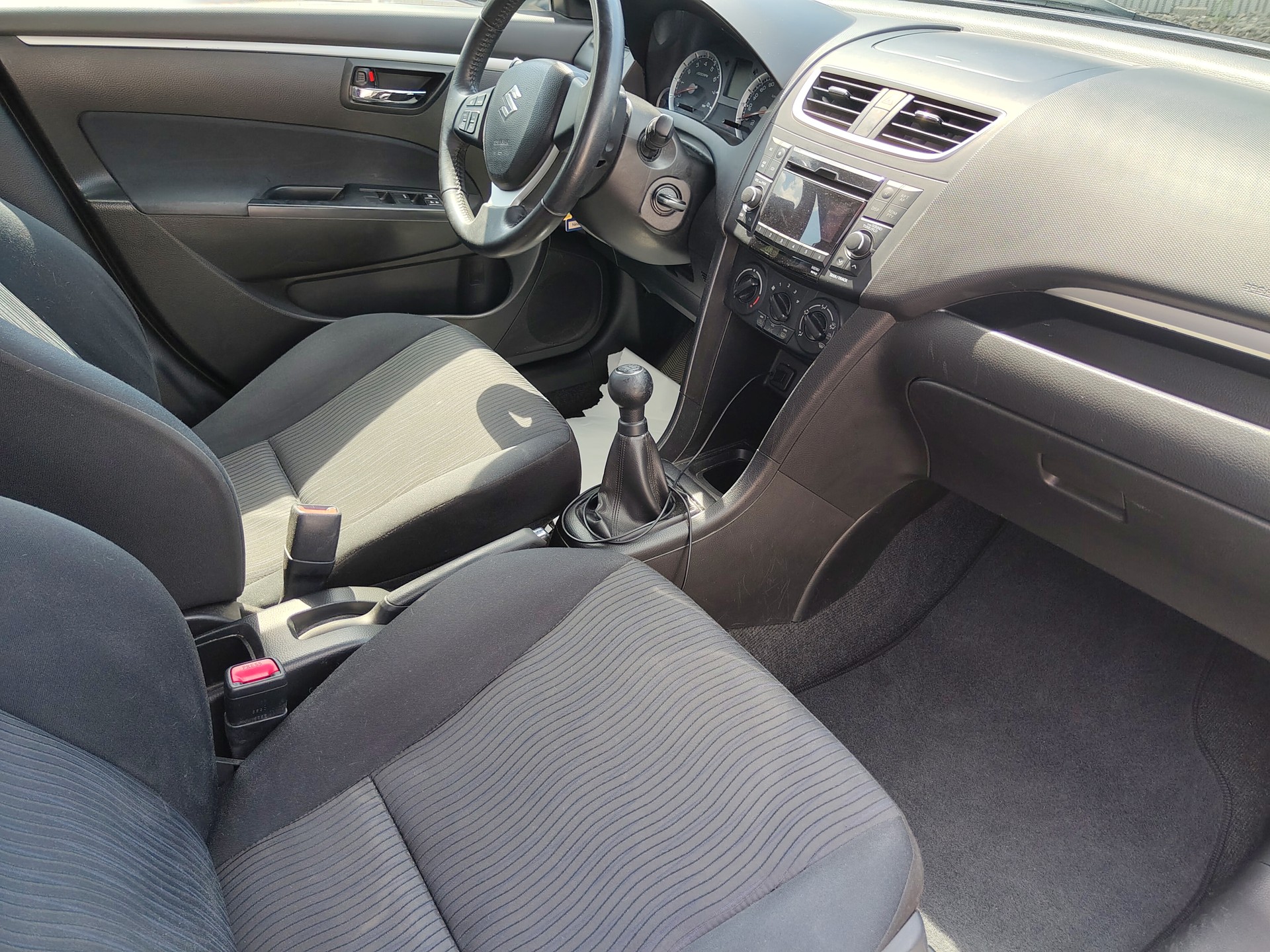 SUZUKI Swift 1.2i 16V GL 4x4-image-5