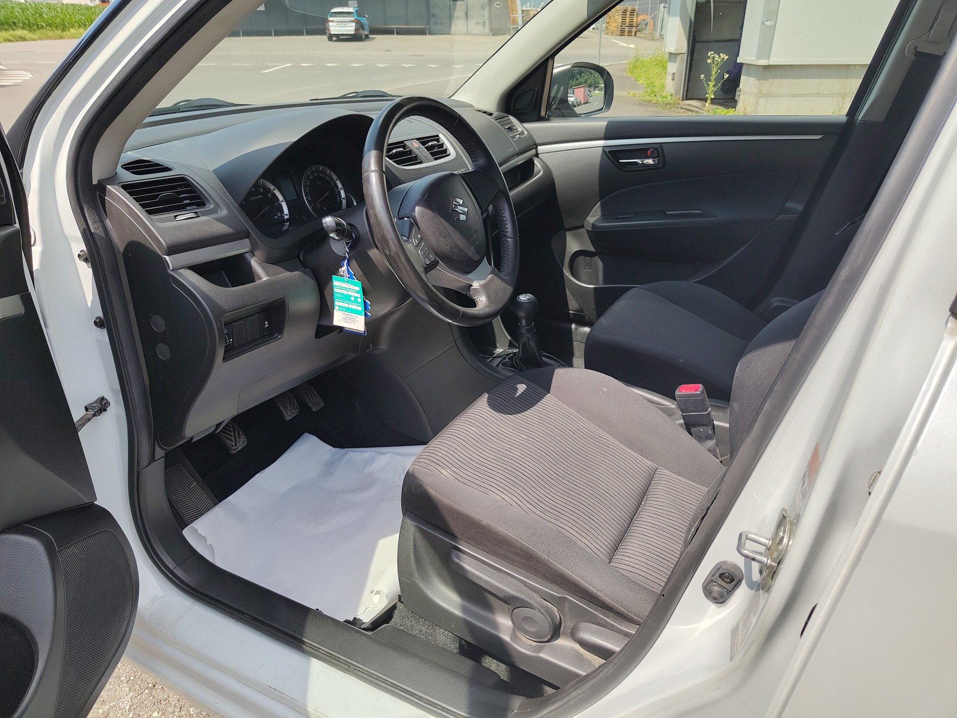 SUZUKI Swift 1.2i 16V GL 4x4-image-4