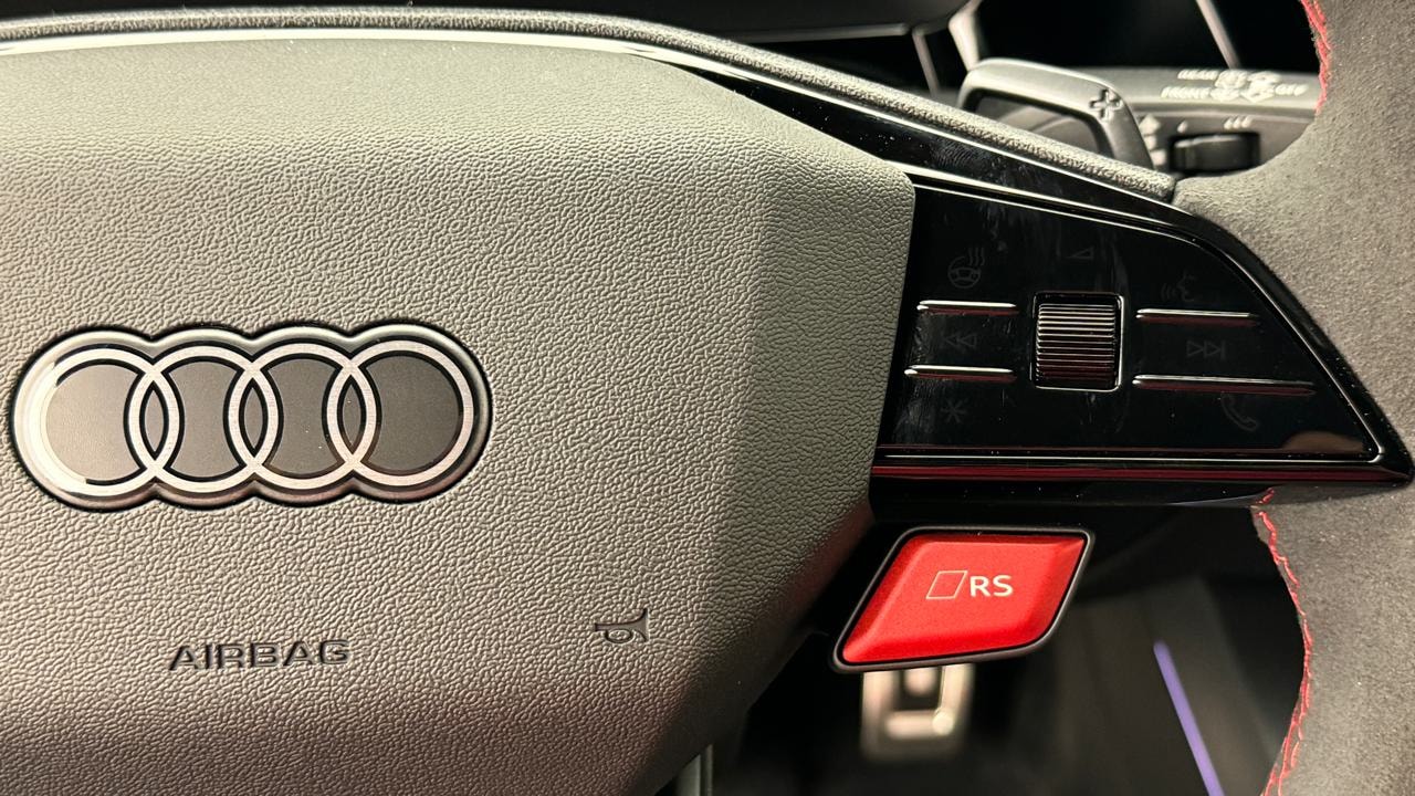 AUDI RS3 Sportback 2.5 TSI quattro S-tronic-image-9