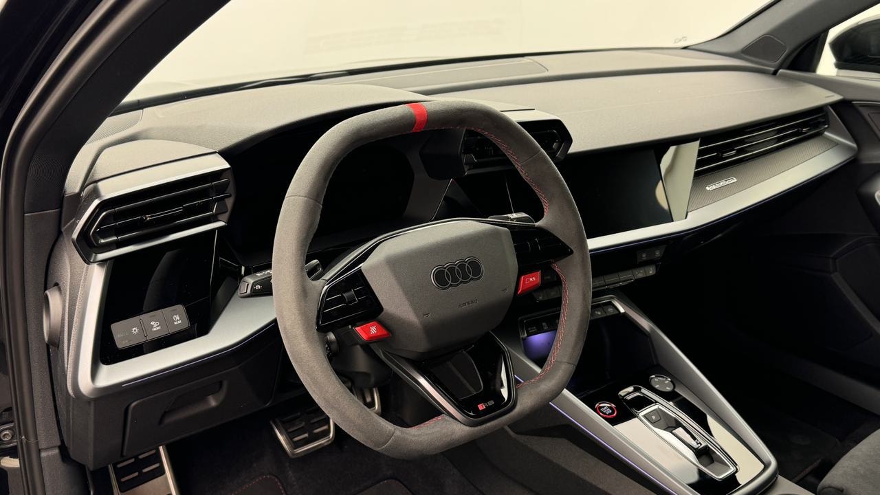 AUDI RS3 Sportback 2.5 TSI quattro S-tronic-image-6