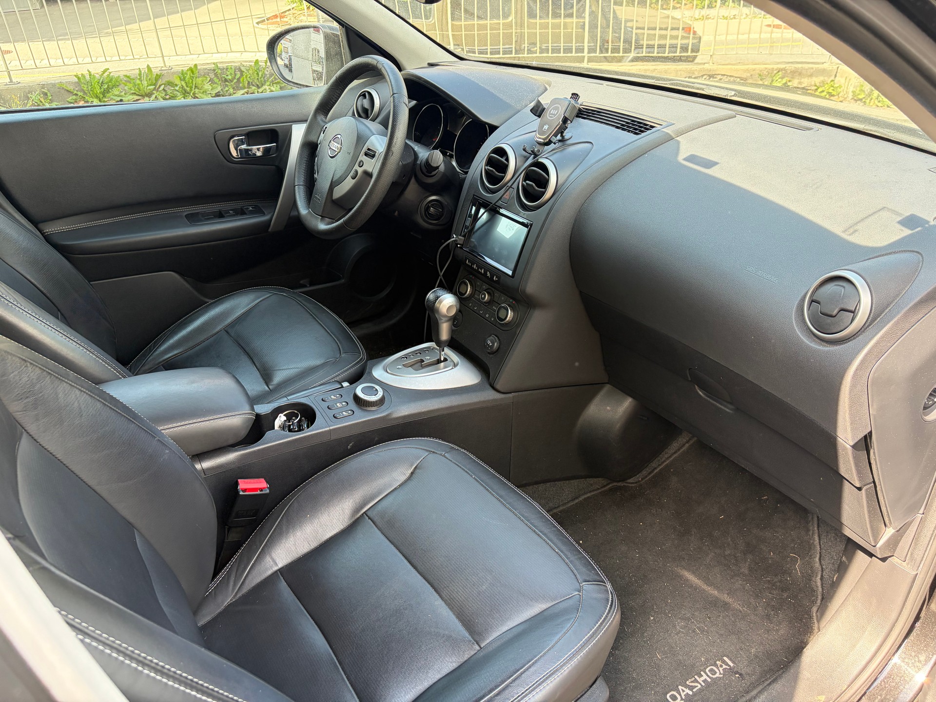 NISSAN Qashqai 2.0 dCi 4WD acenta Automatic-image-11