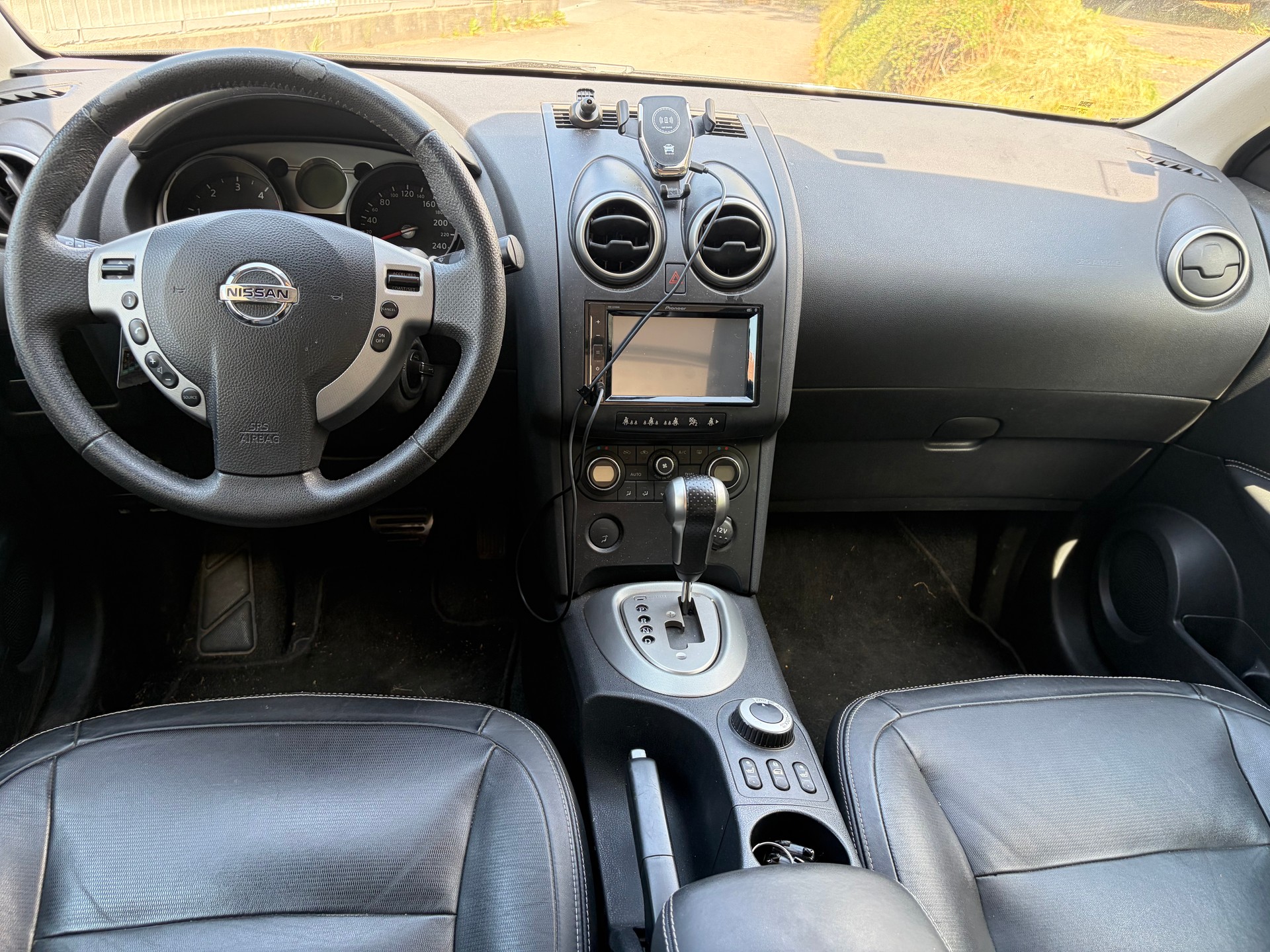 NISSAN Qashqai 2.0 dCi 4WD acenta Automatic-image-8