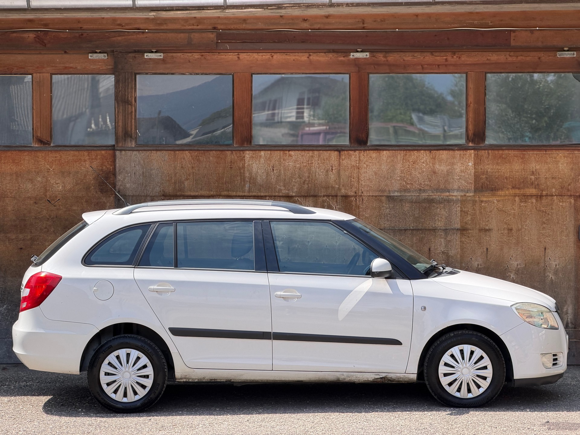 SKODA Fabia 1.4 TDI GreenLine-image-3
