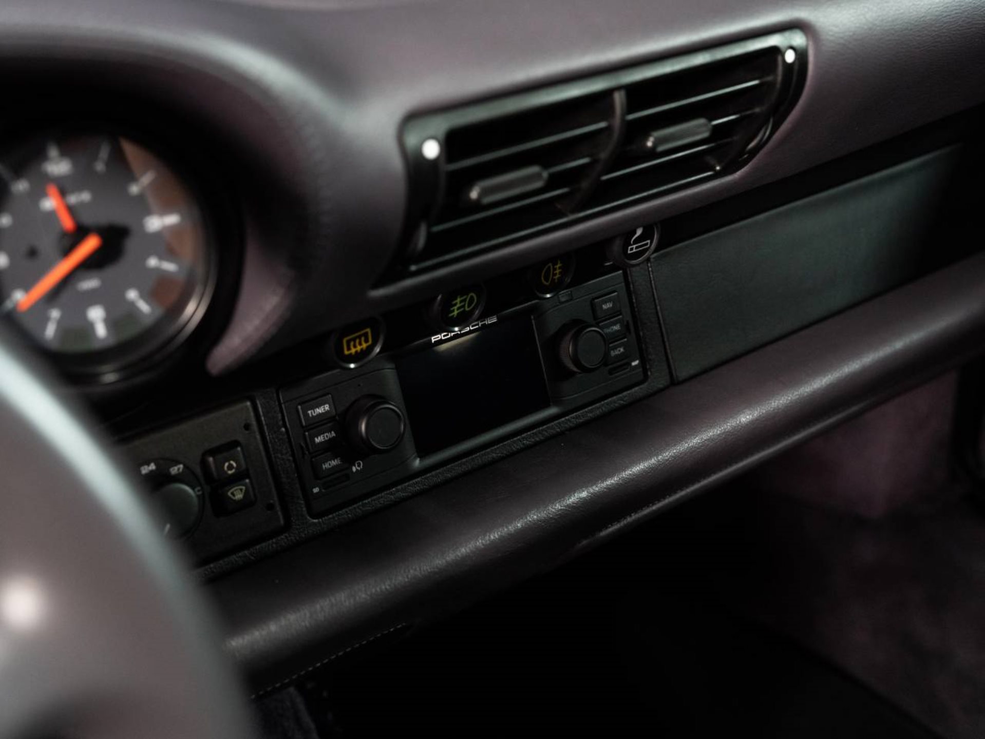 PORSCHE 911 Carrera 4 Coupé Turbo-Look-image-18