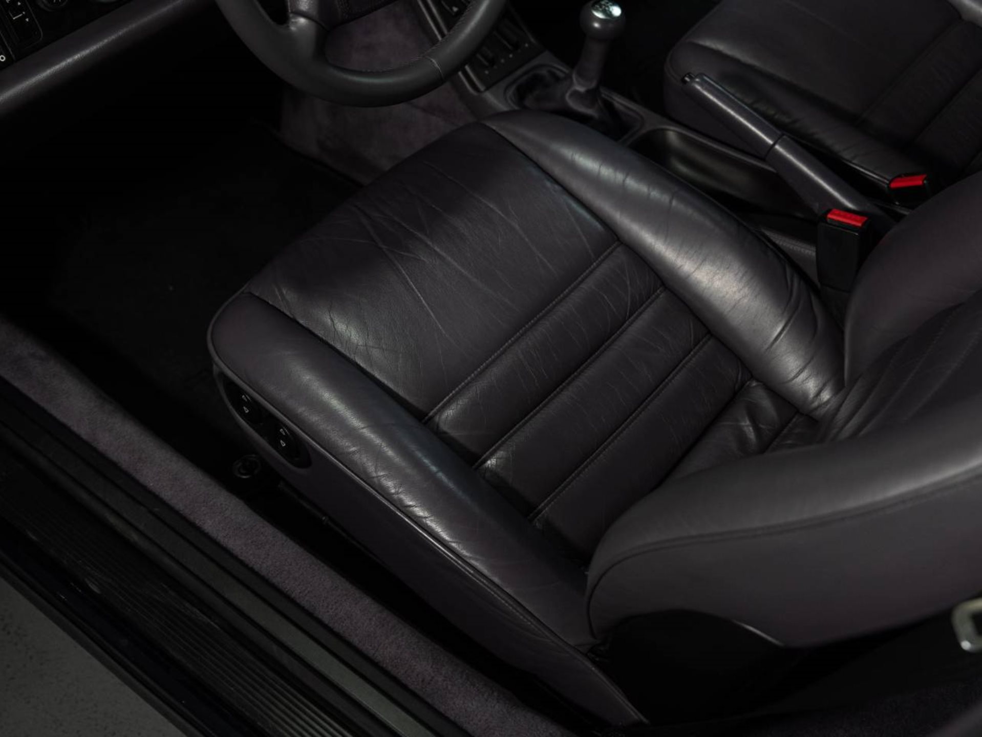 PORSCHE 911 Carrera 4 Coupé Turbo-Look-image-13