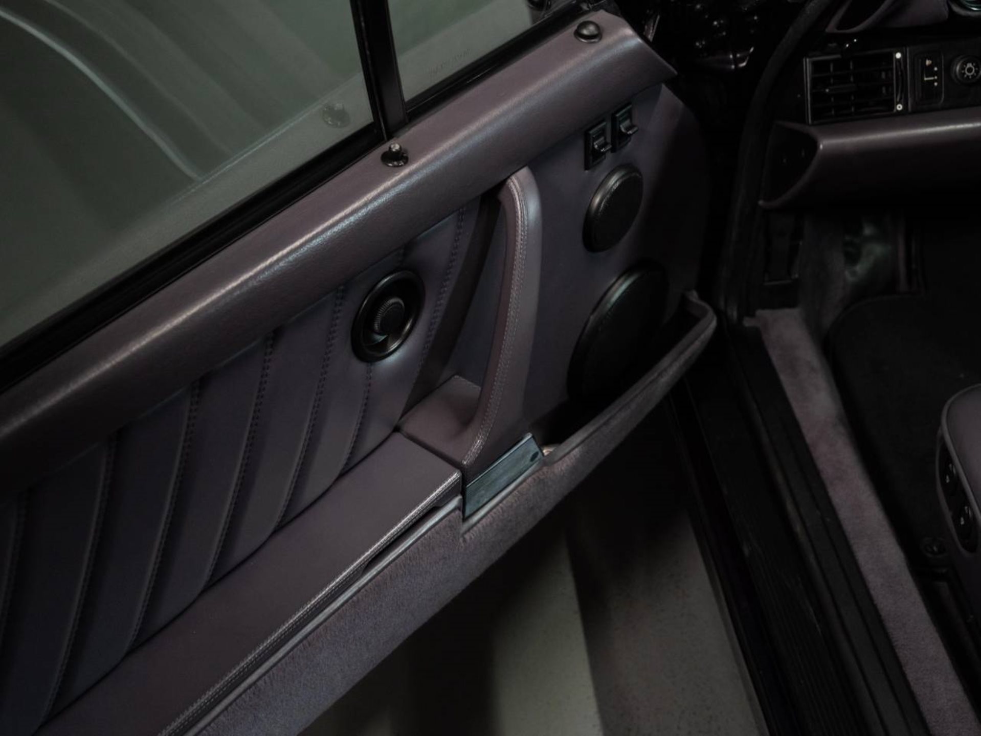 PORSCHE 911 Carrera 4 Coupé Turbo-Look-image-10