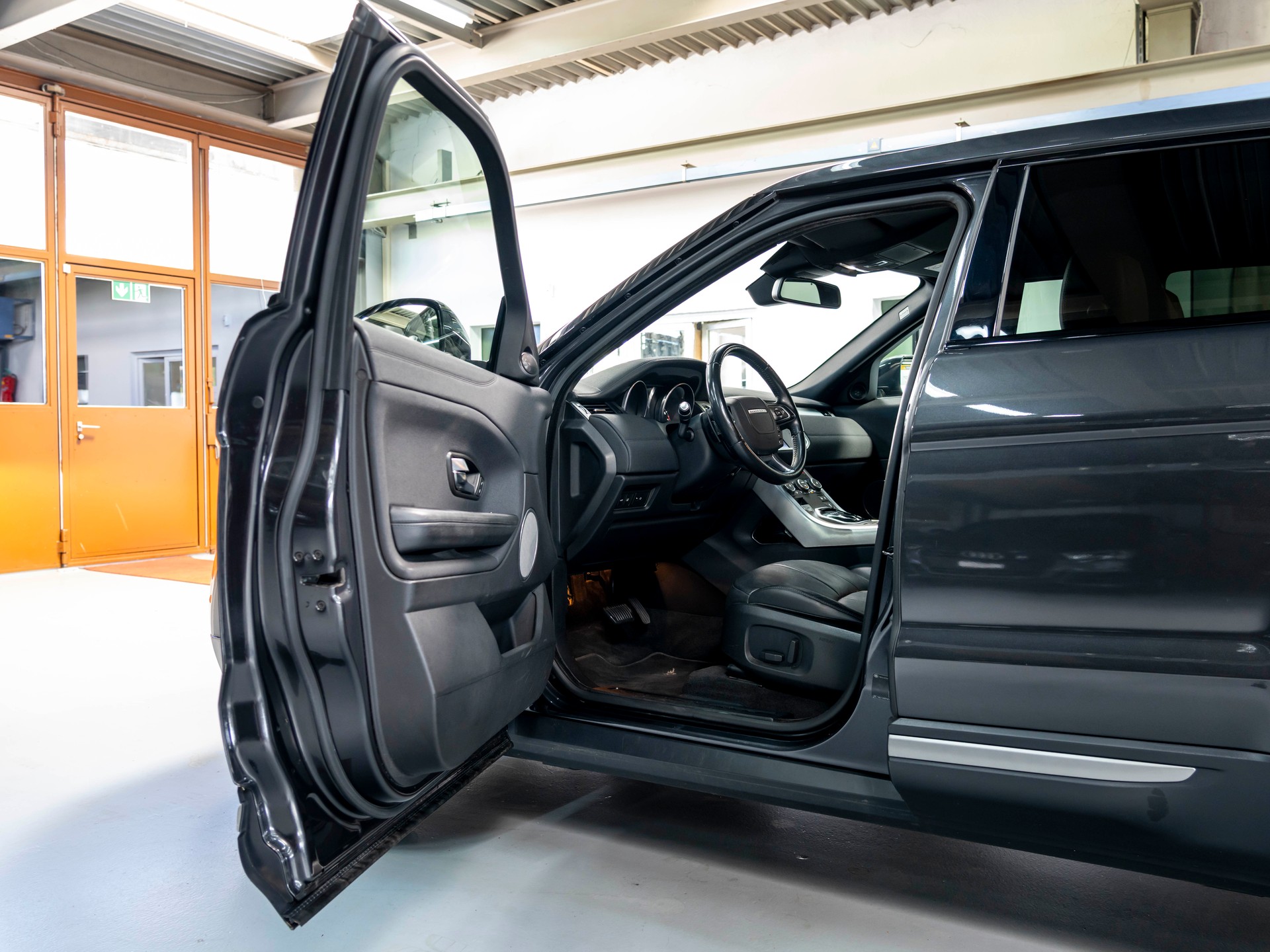 LAND ROVER Range Rover Evoque 2.0 Si4 SE Advantage AT9-image-17