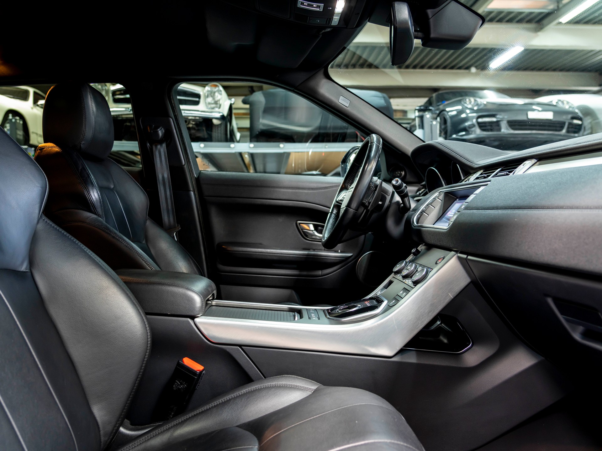 LAND ROVER Range Rover Evoque 2.0 Si4 SE Advantage AT9-image-25