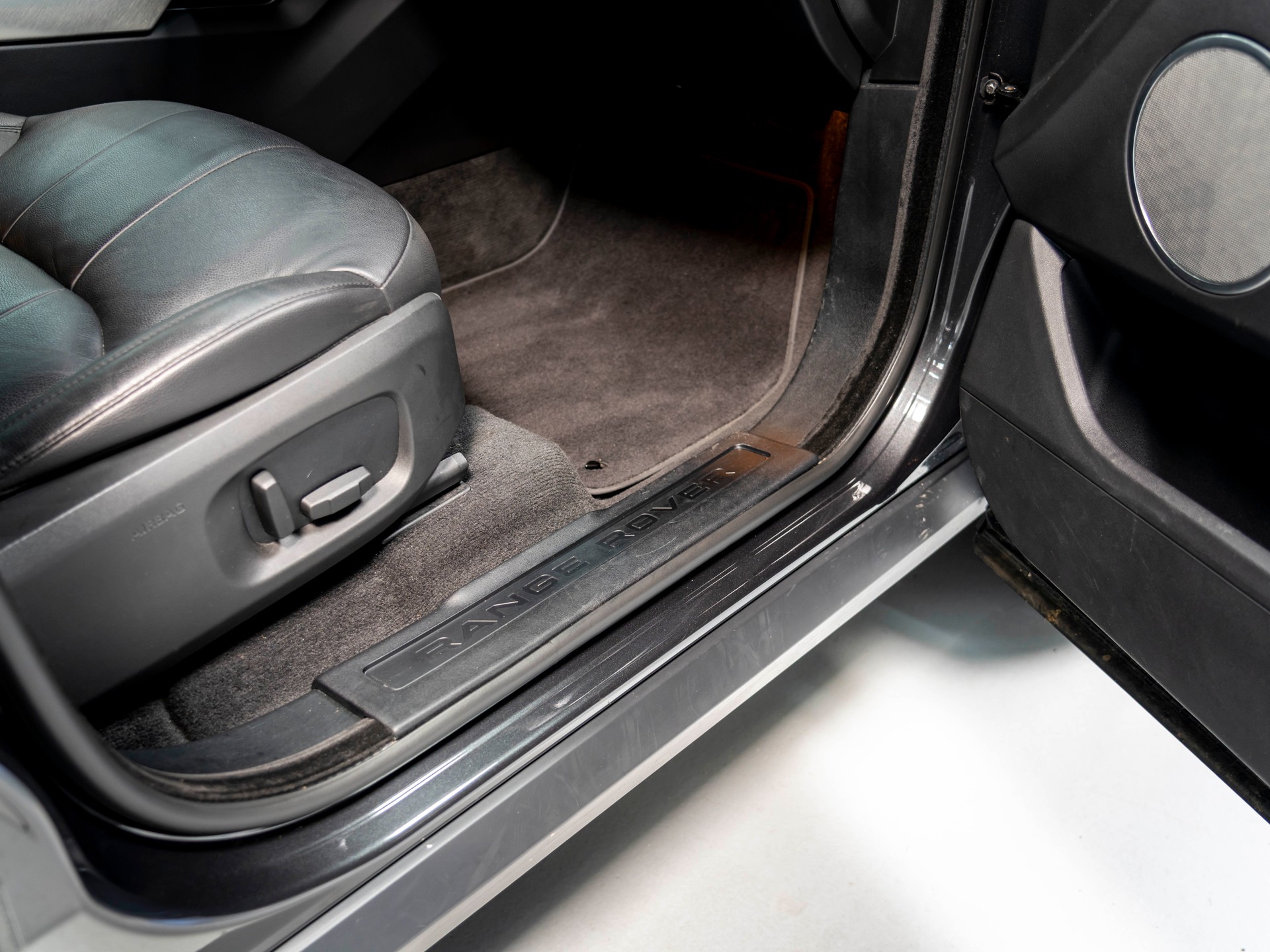 LAND ROVER Range Rover Evoque 2.0 Si4 SE Advantage AT9-image-27