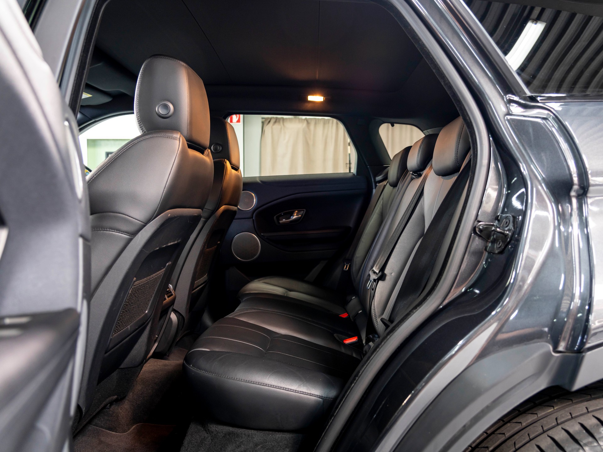 LAND ROVER Range Rover Evoque 2.0 Si4 SE Advantage AT9-image-22