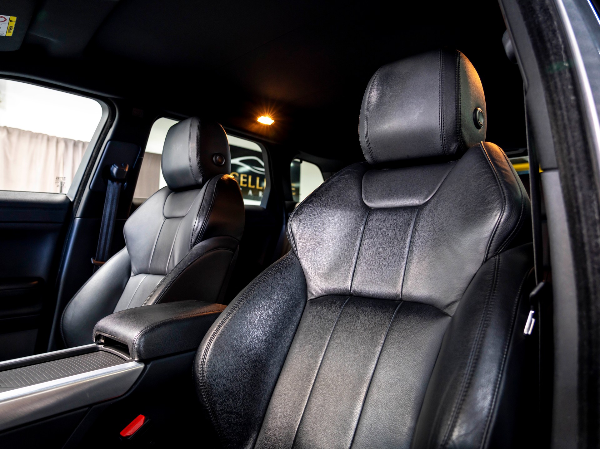 LAND ROVER Range Rover Evoque 2.0 Si4 SE Advantage AT9-image-16