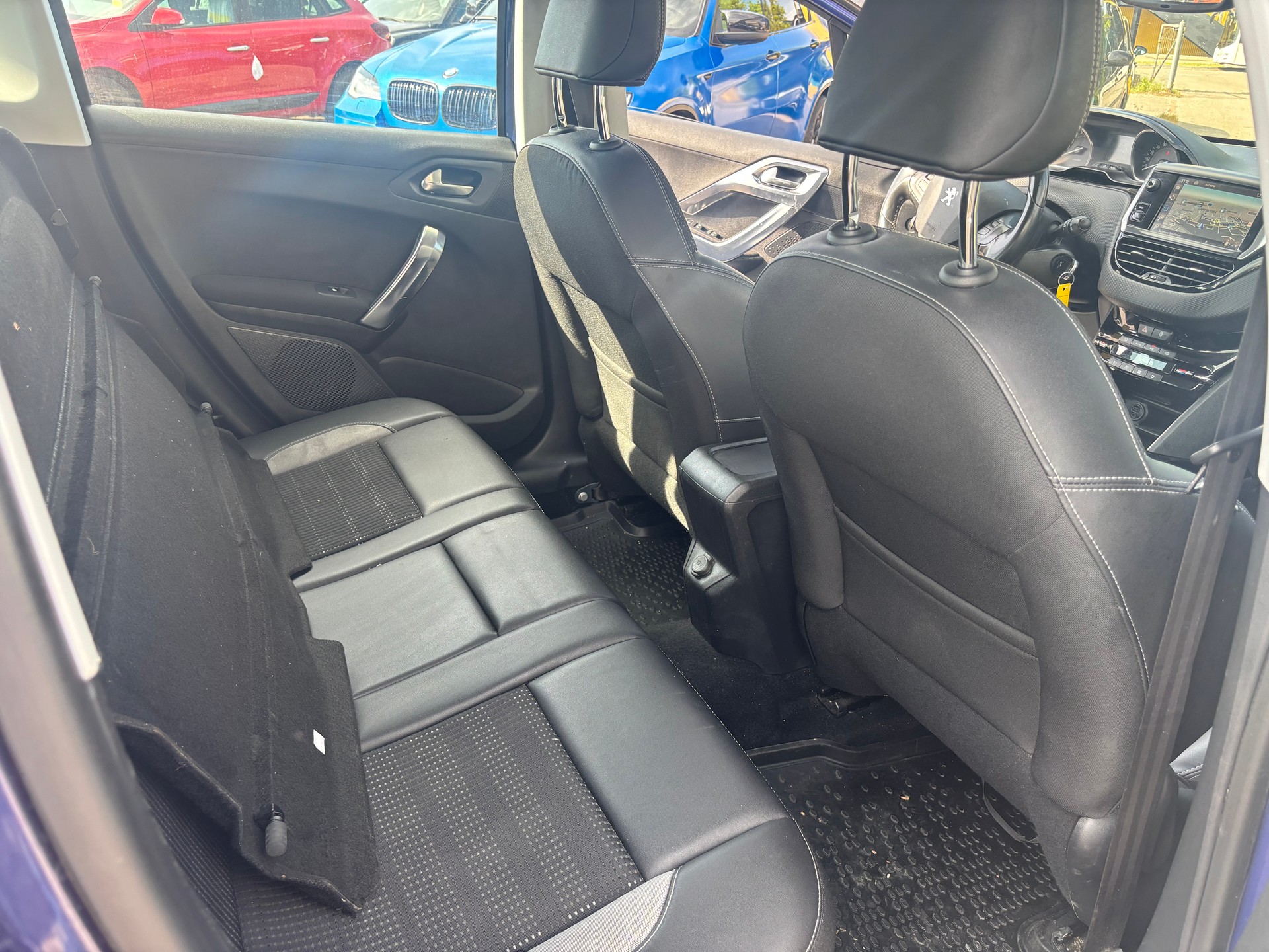 PEUGEOT 2008 1.2 PureTech Active-image-11