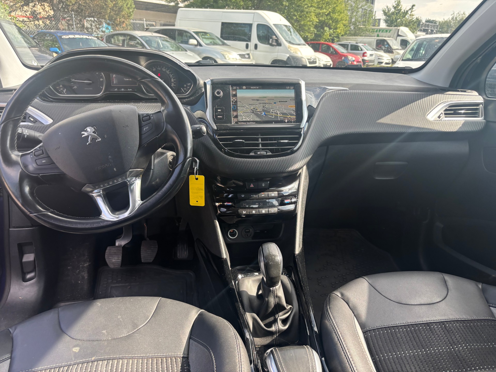 PEUGEOT 2008 1.2 PureTech Active-image-14