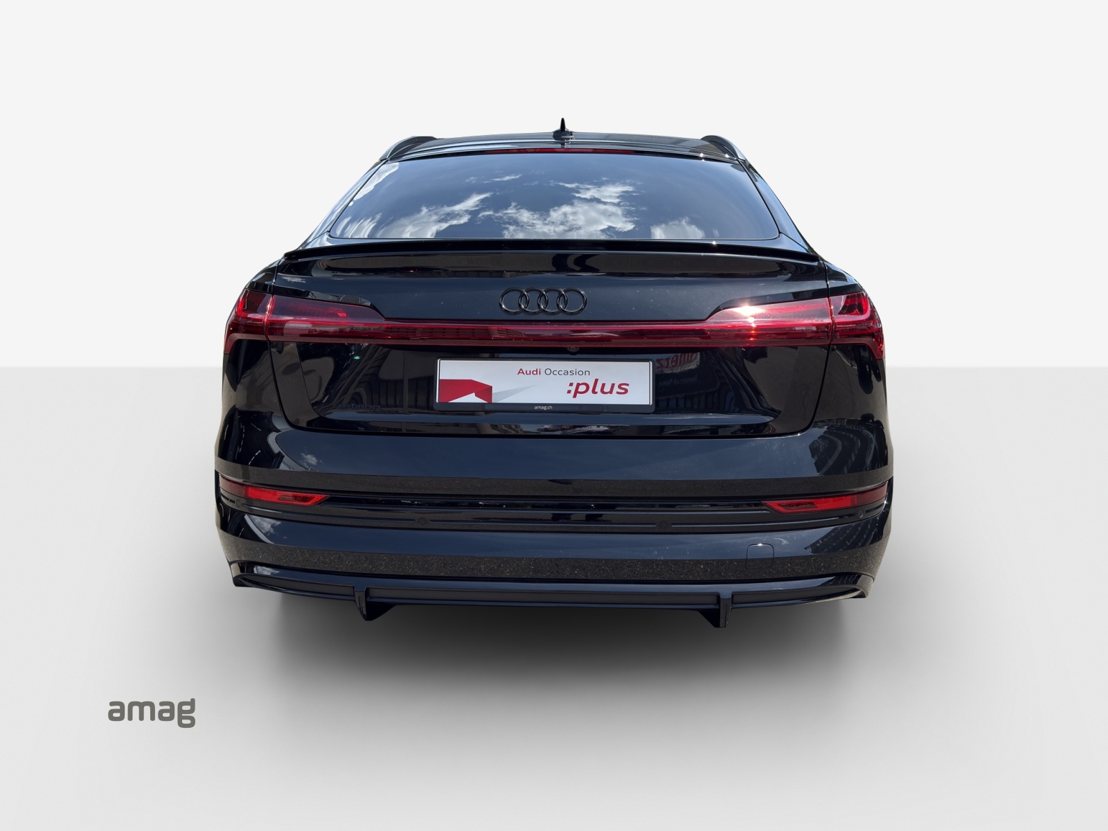AUDI e-tron 55 Sportback S Line Black Edition quattro-image-4