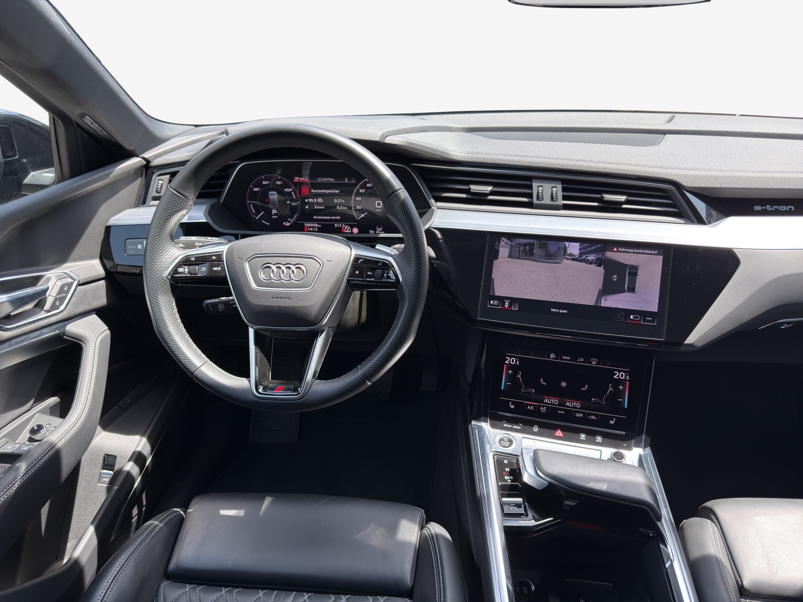 AUDI e-tron 55 Sportback S Line Black Edition quattro-image-9