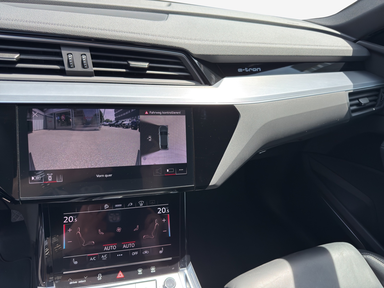 AUDI e-tron 55 Sportback S Line Black Edition quattro-image-11