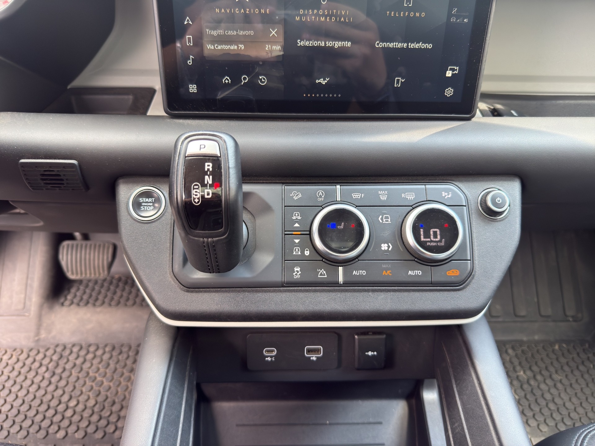 LAND ROVER Defender 90 3.0D I6 250 X-Dynamic HSE AT8-image-13