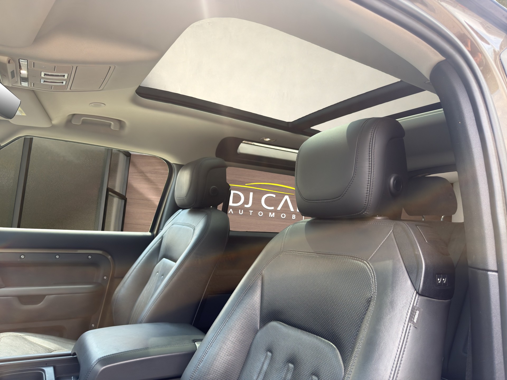 LAND ROVER Defender 90 3.0D I6 250 X-Dynamic HSE AT8-image-14