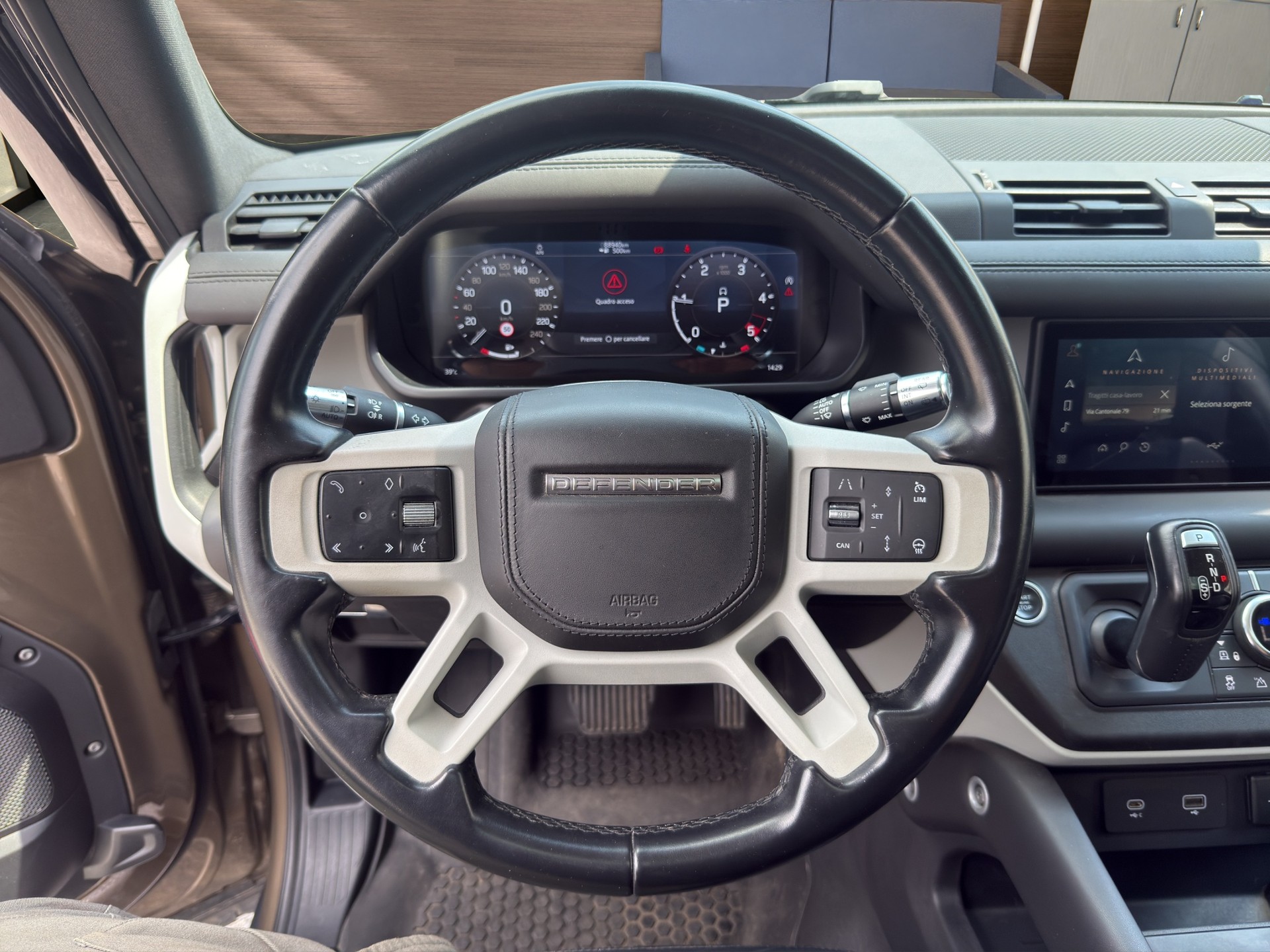 LAND ROVER Defender 90 3.0D I6 250 X-Dynamic HSE AT8-image-9
