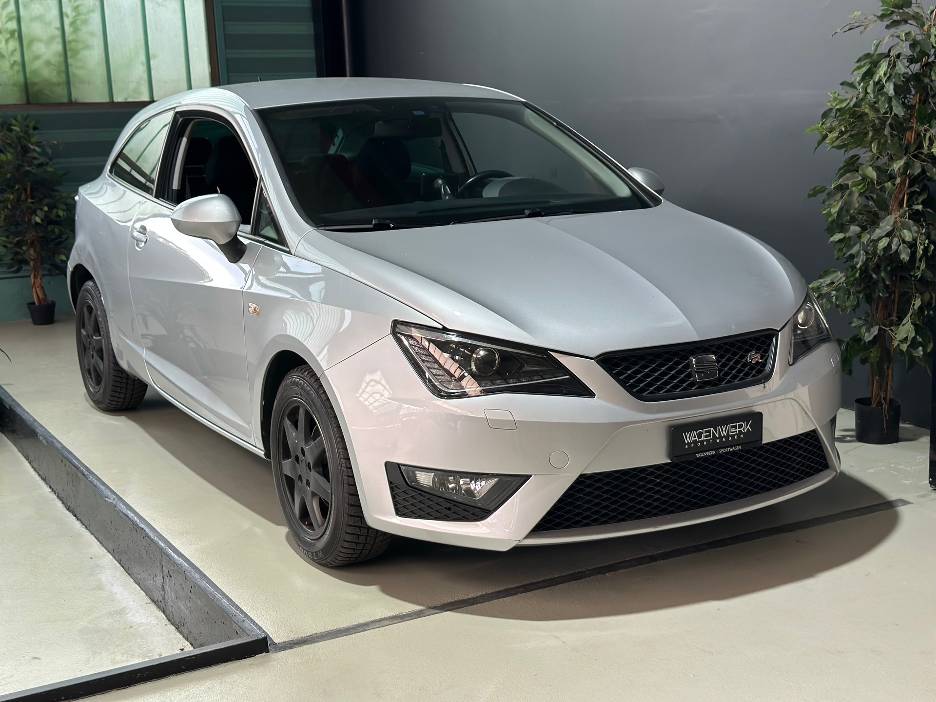 SEAT Ibiza SC 1.2 TSI FR DSG-image-0