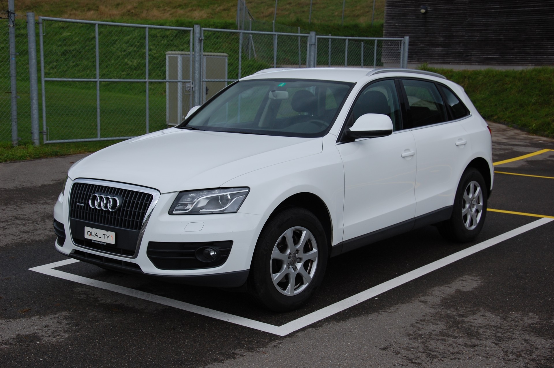 AUDI Q5 2.0 TDI quattro-image-0