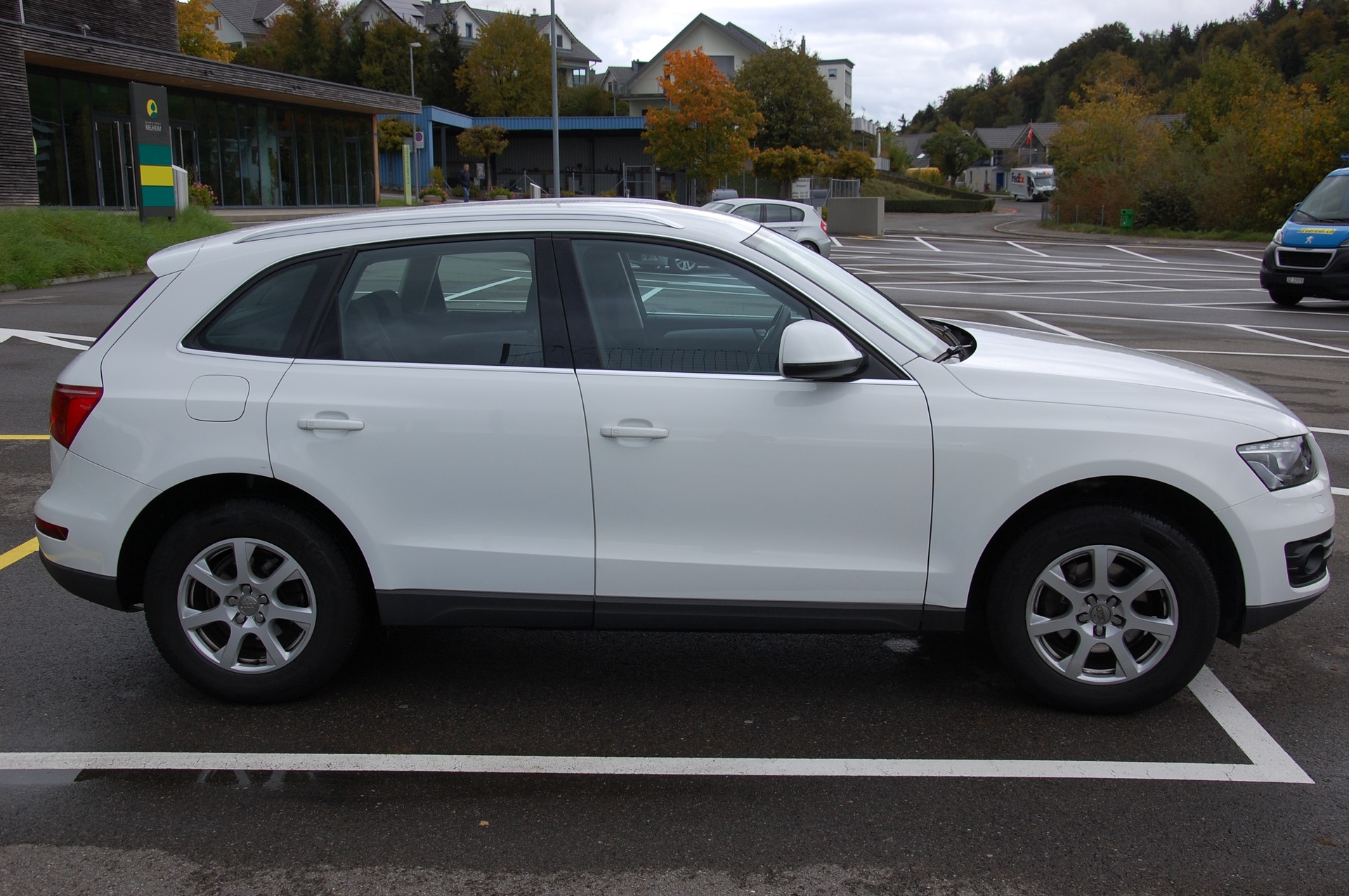 AUDI Q5 2.0 TDI quattro-image-4