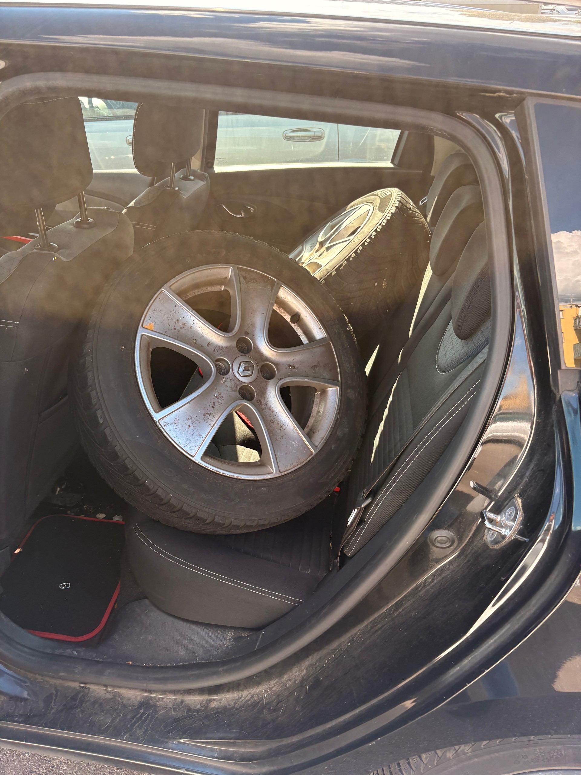 RENAULT Clio Grandtour 1.2 16V T Swiss Edition EDC-image-6