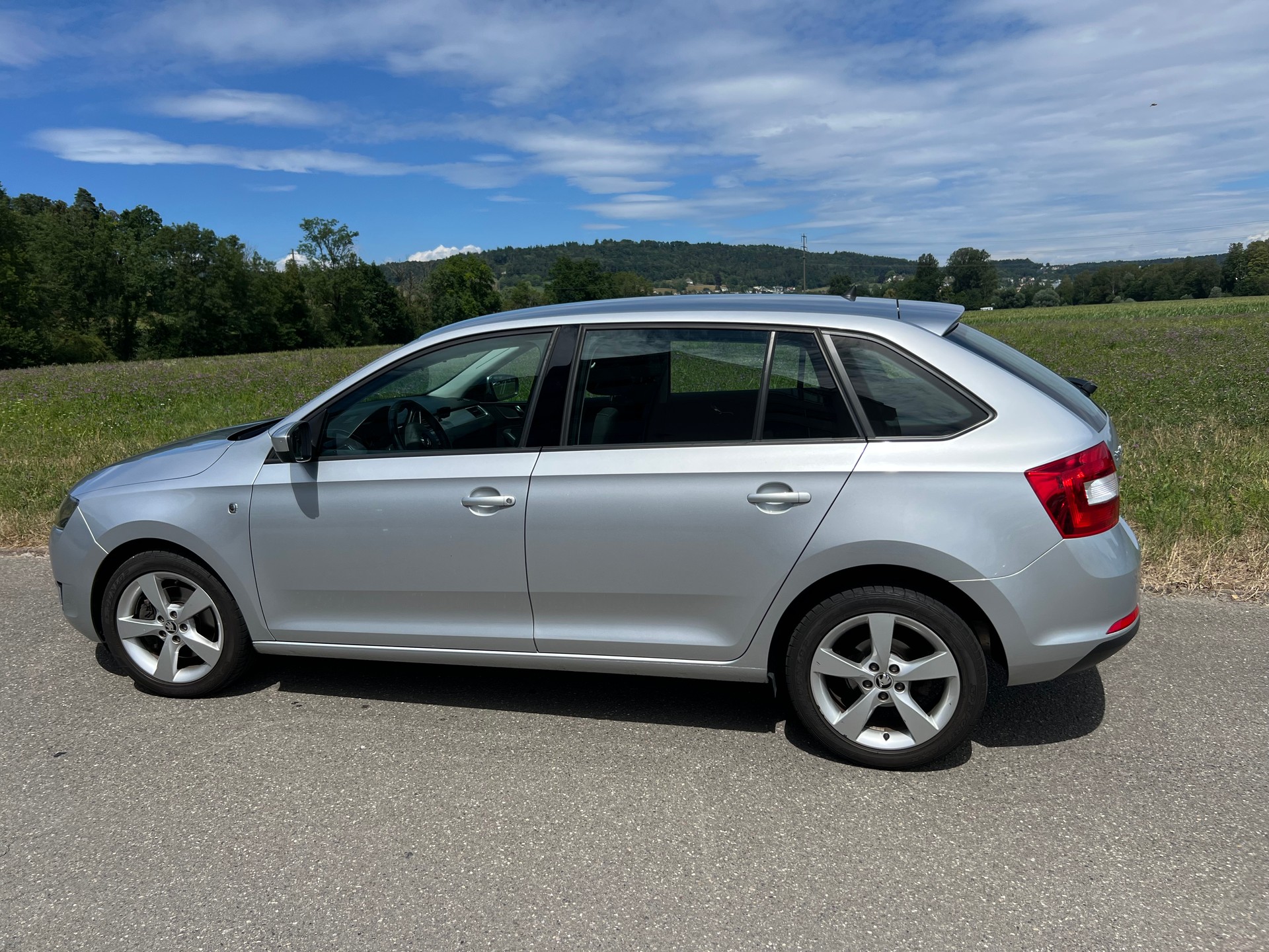 SKODA Rapid Spaceback 1.4 TSI Elegance DSG-image-2