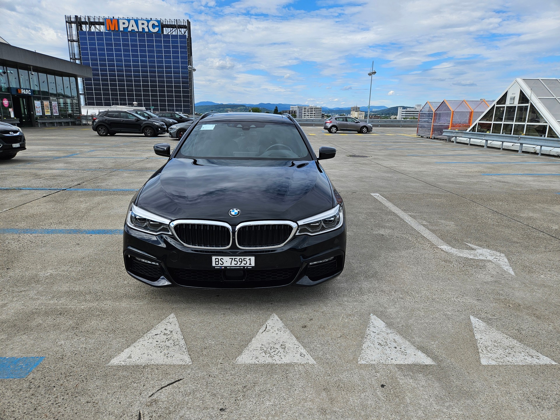 BMW 540i xDrive-image-4