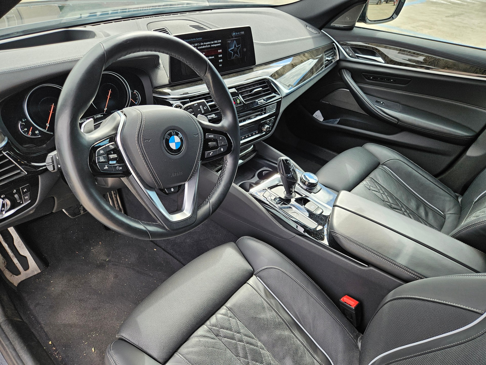BMW 540i xDrive-image-5
