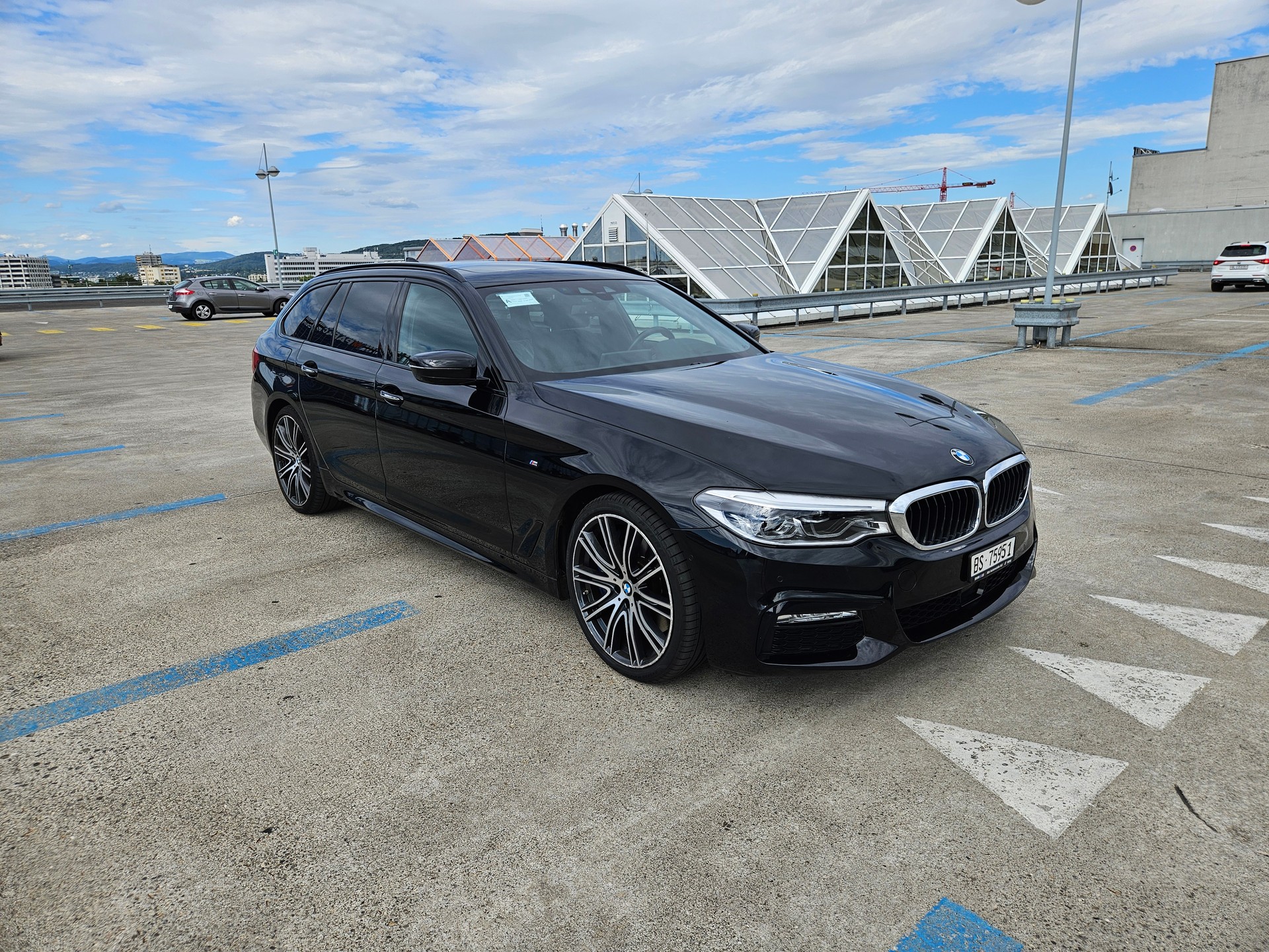 BMW 540i xDrive-image-1