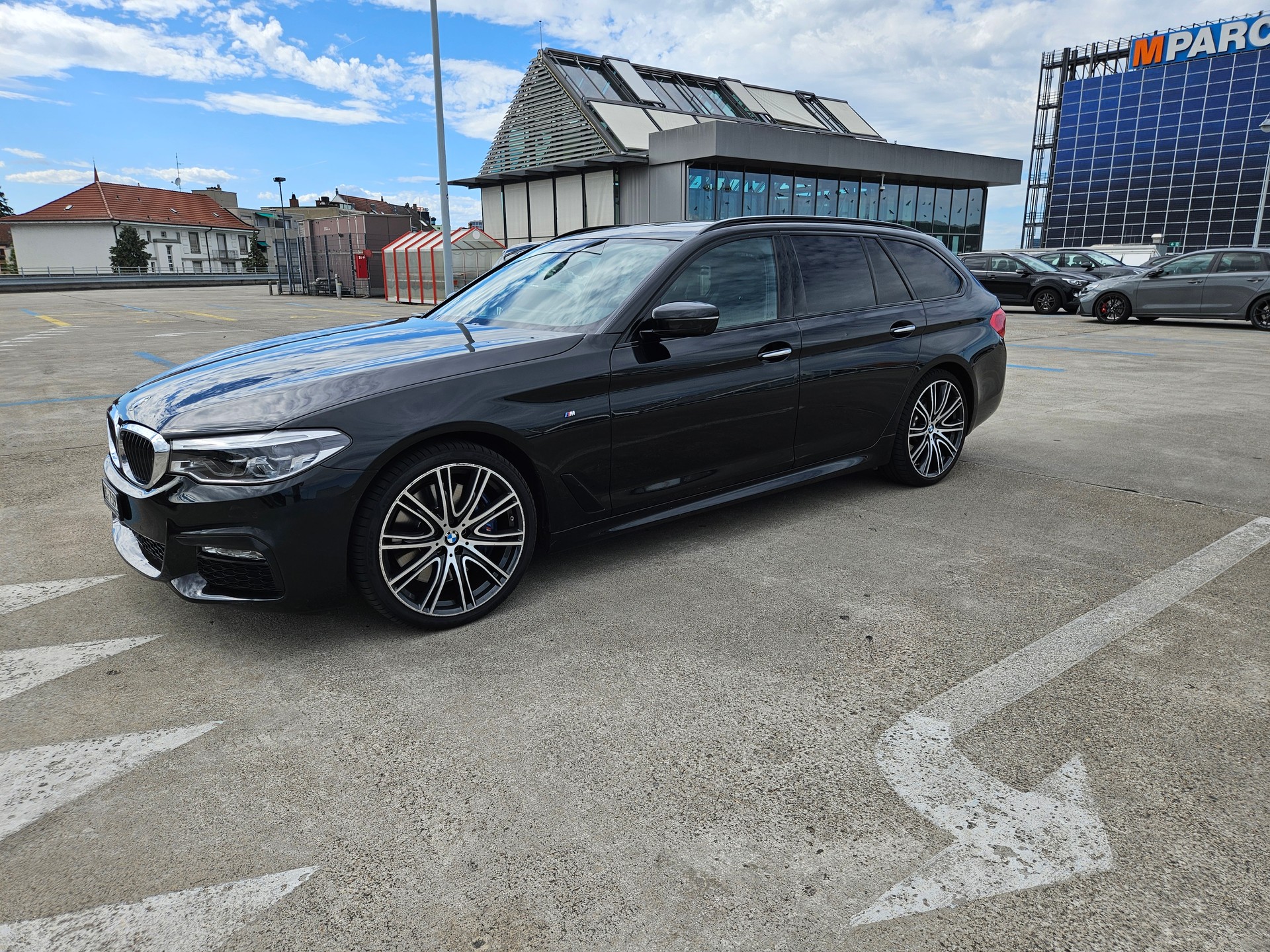 BMW 540i xDrive-image-0