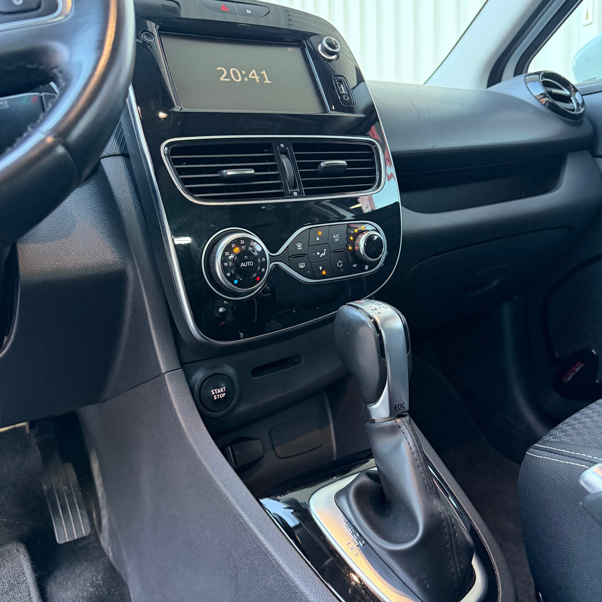 RENAULT Clio Grandtour 1.5 dCi Intens EDC-image-10