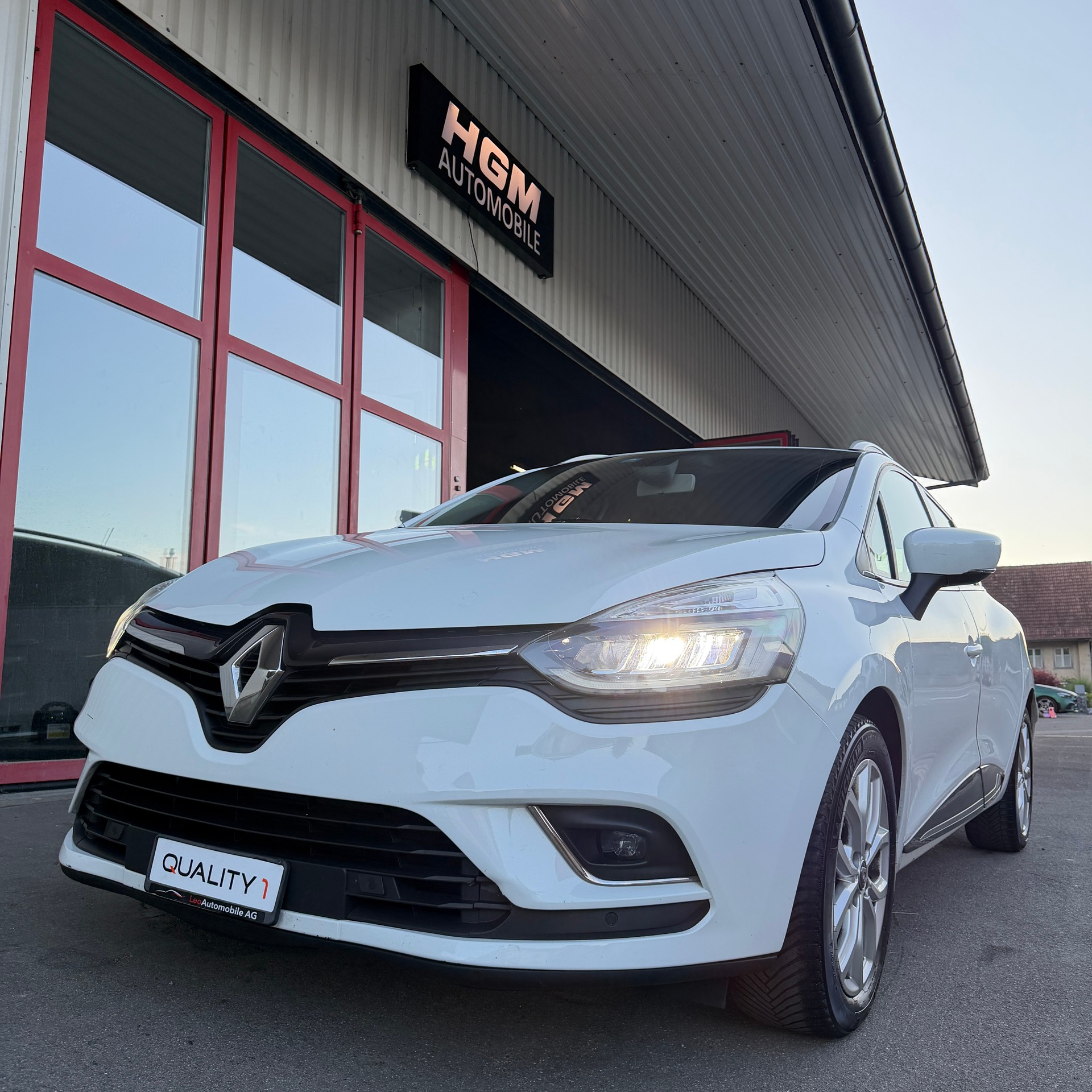 RENAULT Clio Grandtour 1.5 dCi Intens EDC-image-1