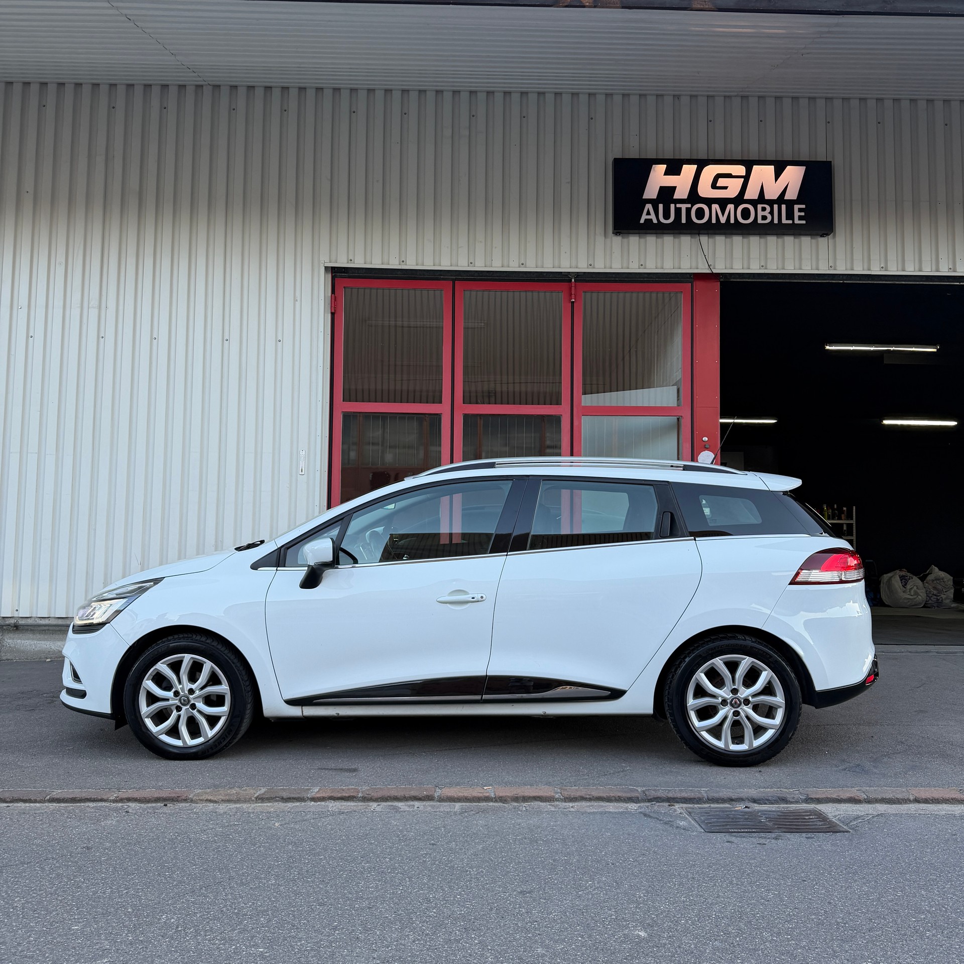 RENAULT Clio Grandtour 1.5 dCi Intens EDC-image-4
