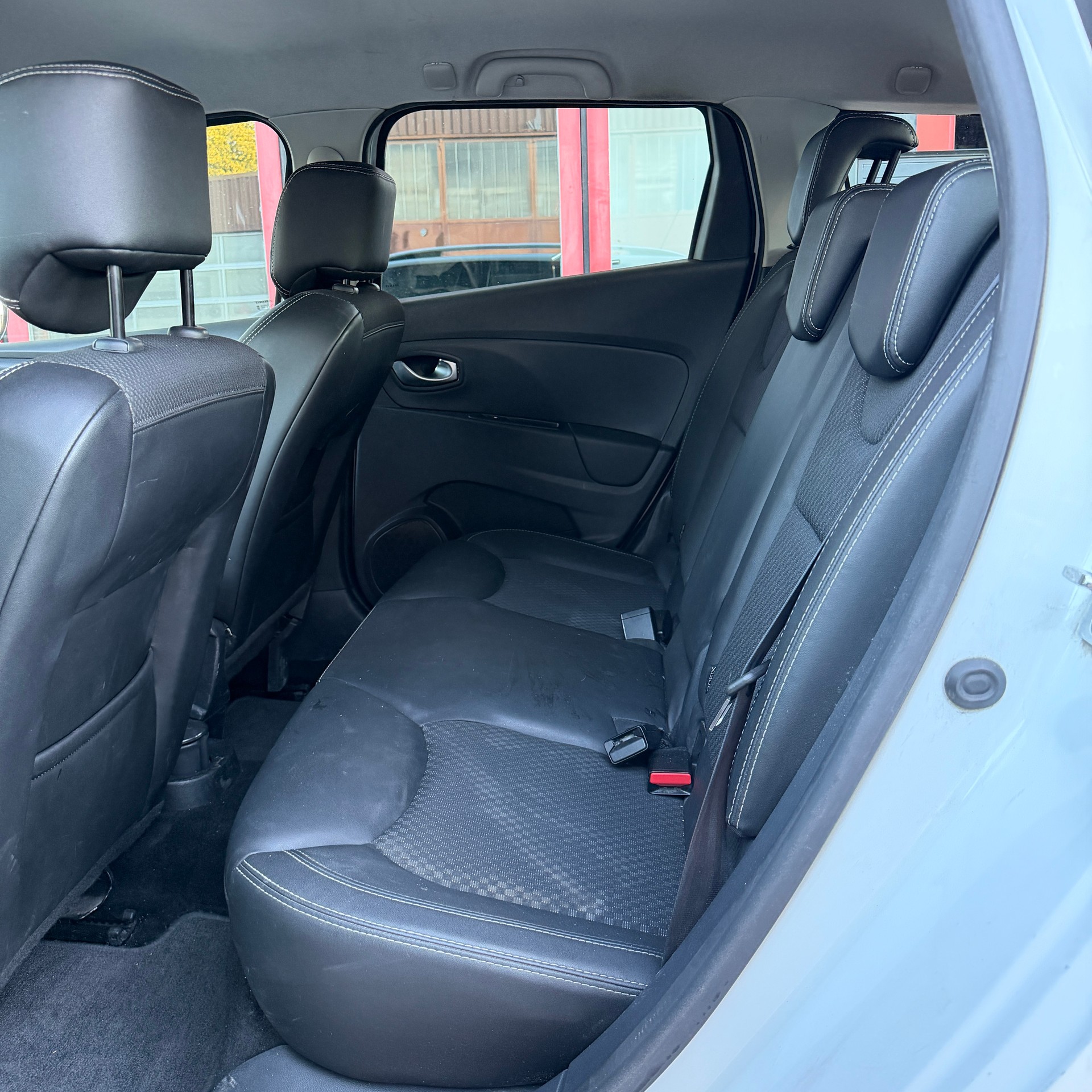 RENAULT Clio Grandtour 1.5 dCi Intens EDC-image-11