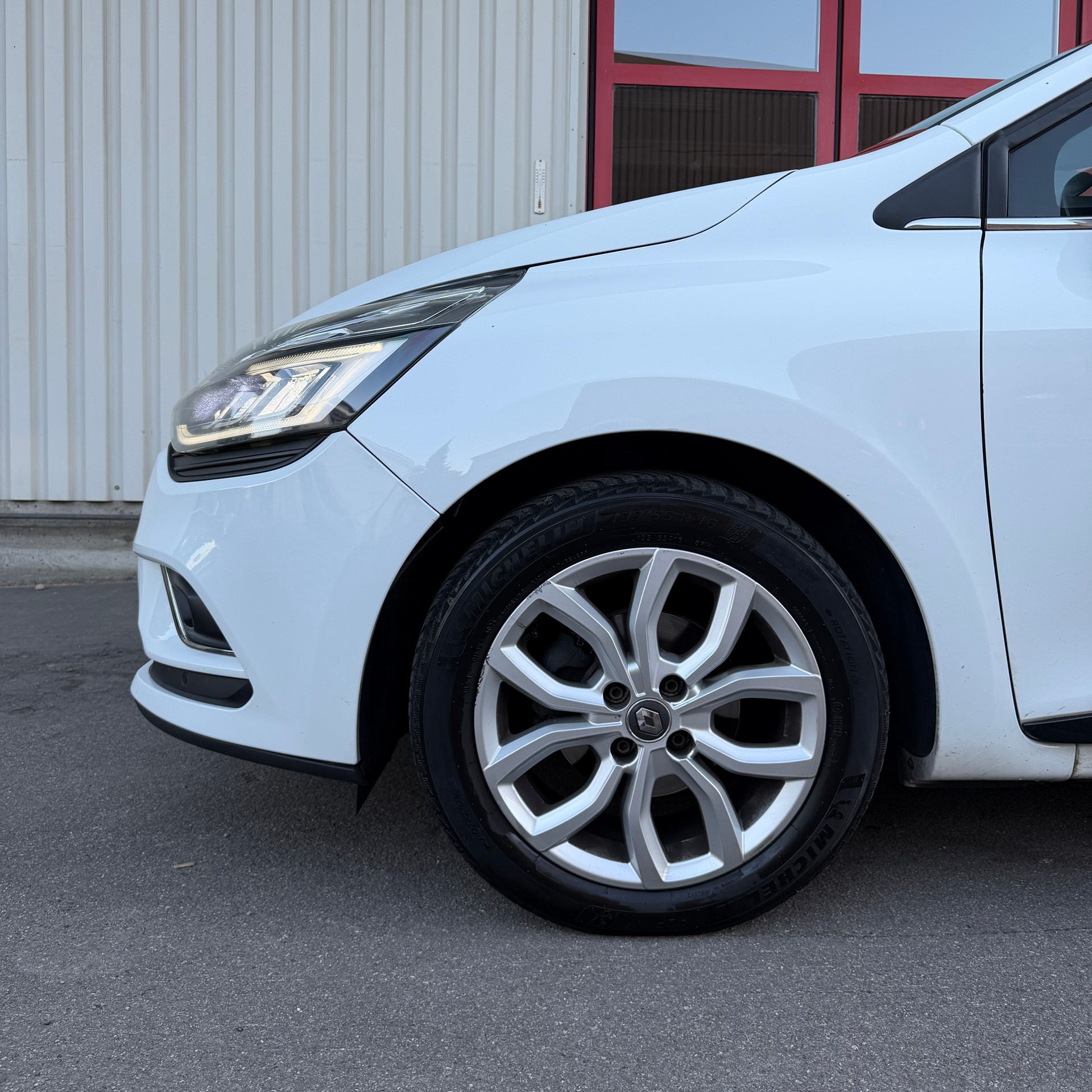 RENAULT Clio Grandtour 1.5 dCi Intens EDC-image-3