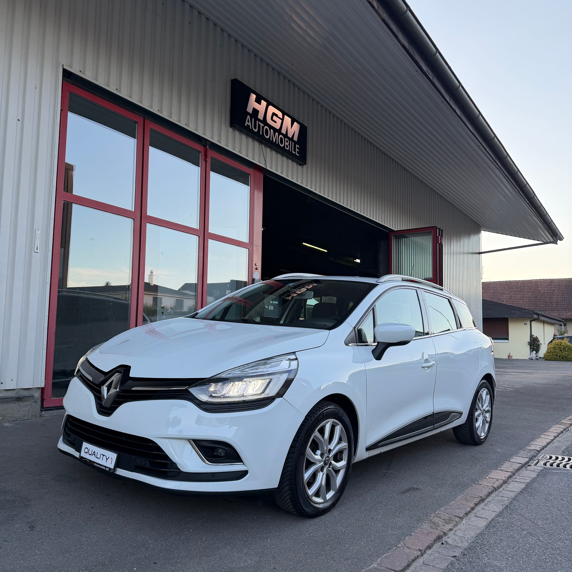 RENAULT Clio Grandtour 1.5 dCi Intens EDC-image-0