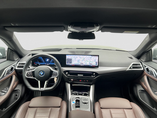 BMW i4 xDrive 40 M Sport Pro-image-10