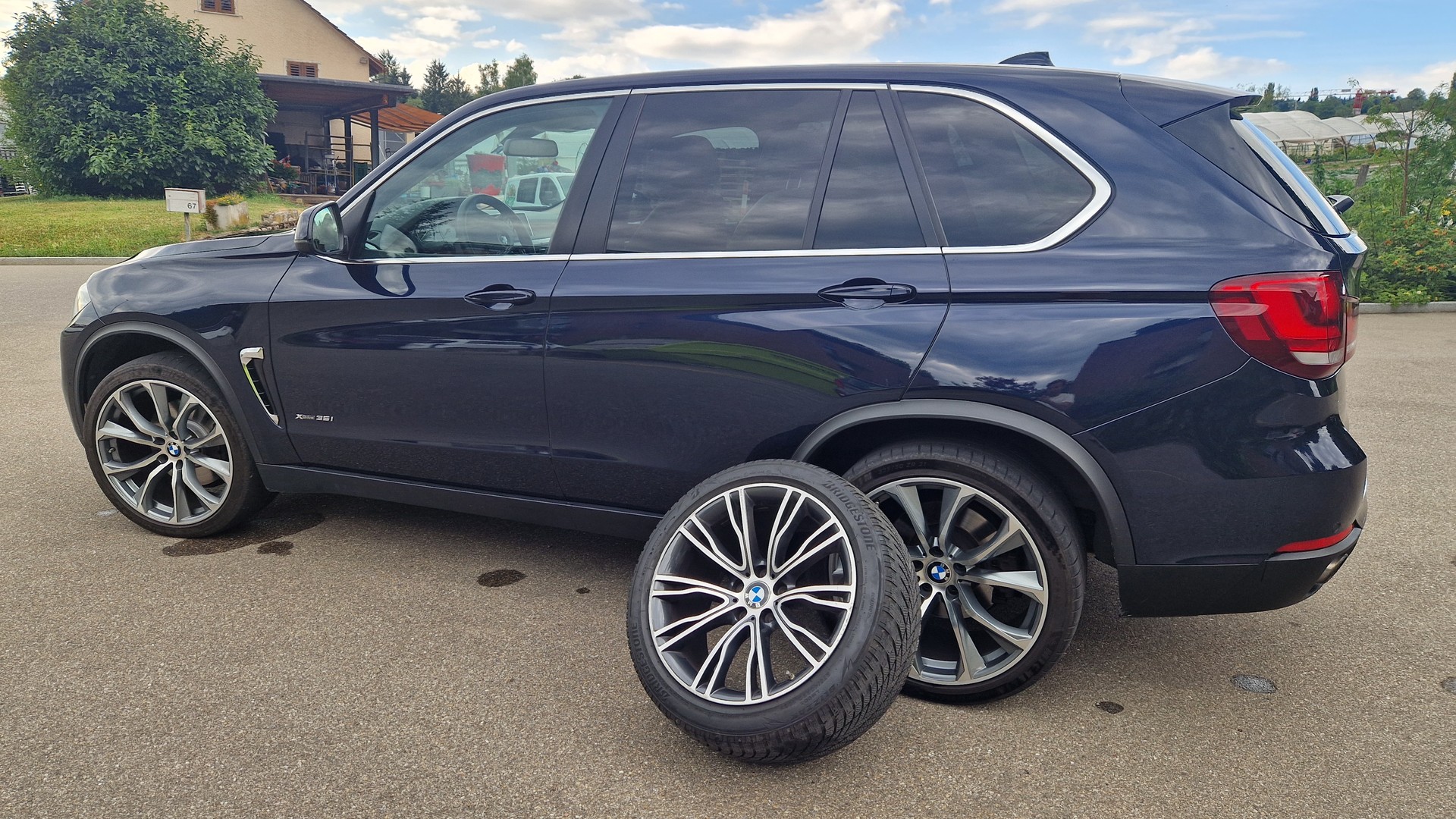 BMW 35i xDrive-image-5