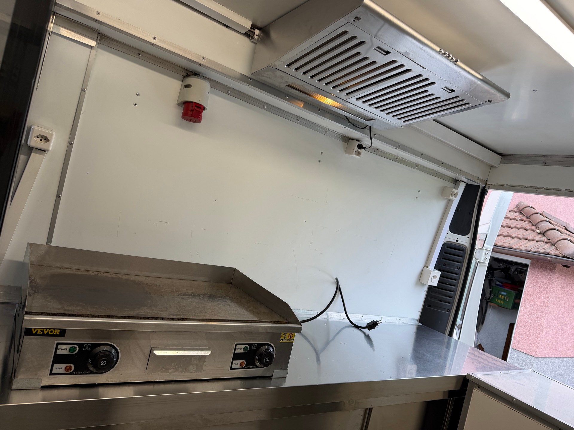 PEUGEOT Foodtruck-image-3