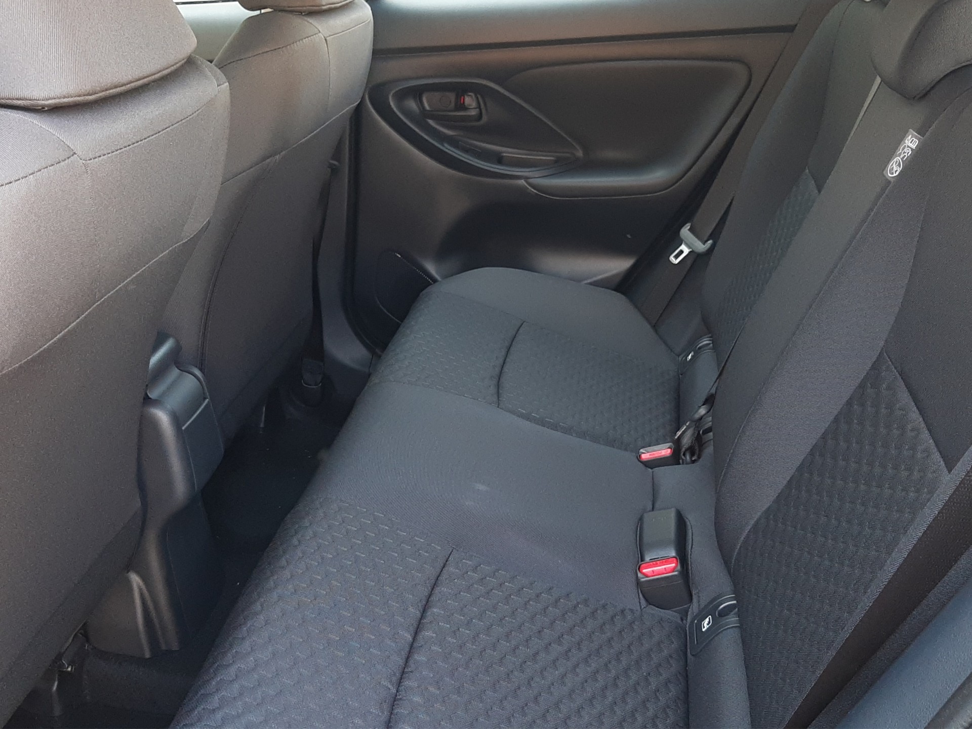 TOYOTA Yaris Cross 1.5 VVT-i HSD Comfort AWD-i-image-12