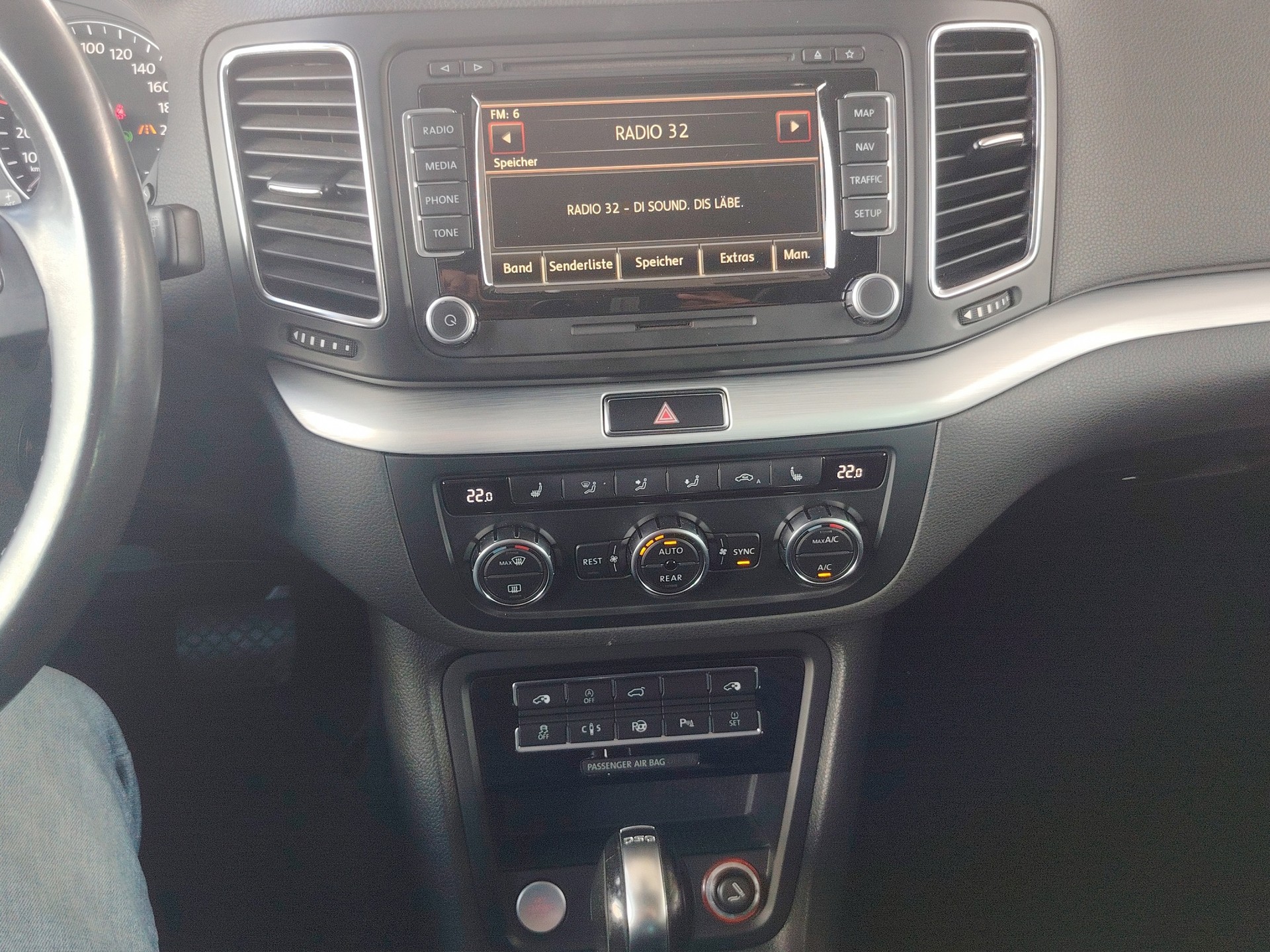 VW Sharan 2.0 TDI BMT Comfortline DSG-image-12