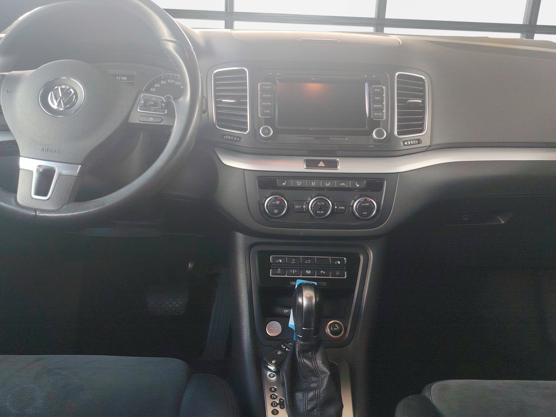 VW Sharan 2.0 TDI BMT Comfortline DSG-image-13