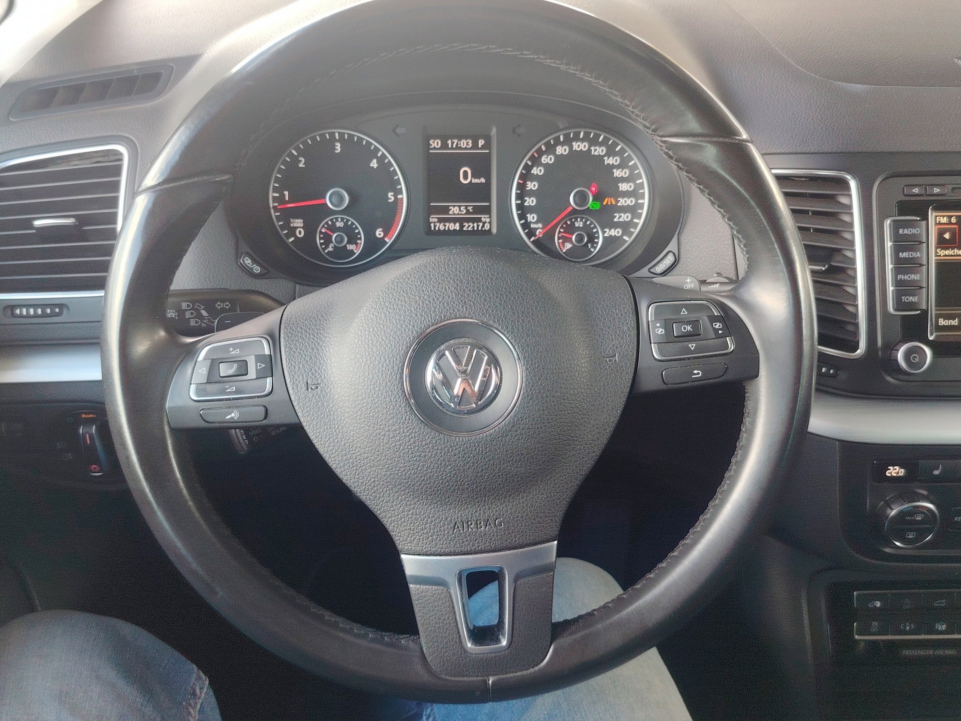 VW Sharan 2.0 TDI BMT Comfortline DSG-image-11