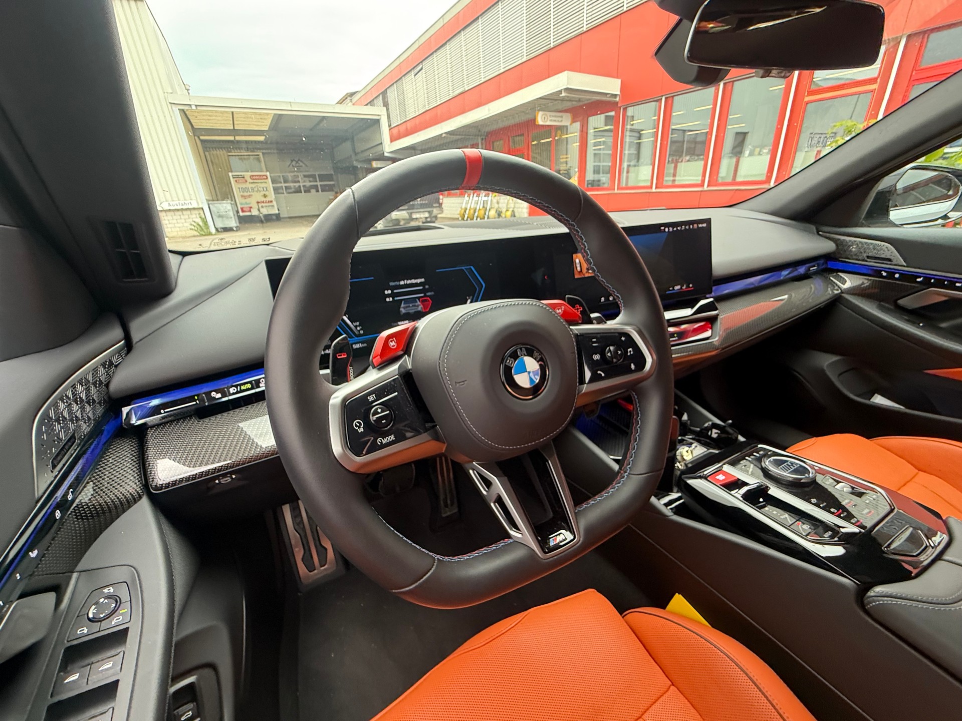 BMW M5 xDrive Touring-image-10