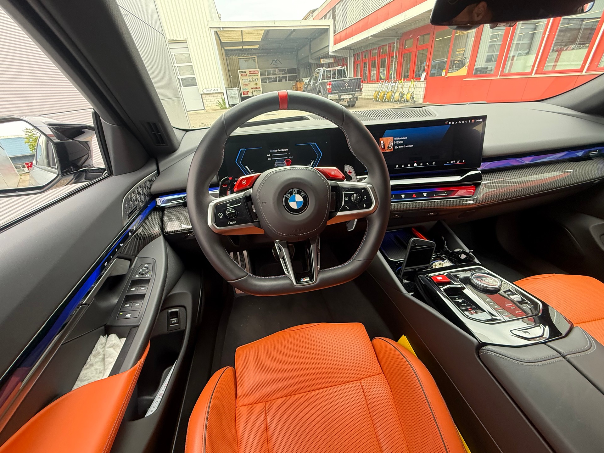 BMW M5 xDrive Touring-image-9